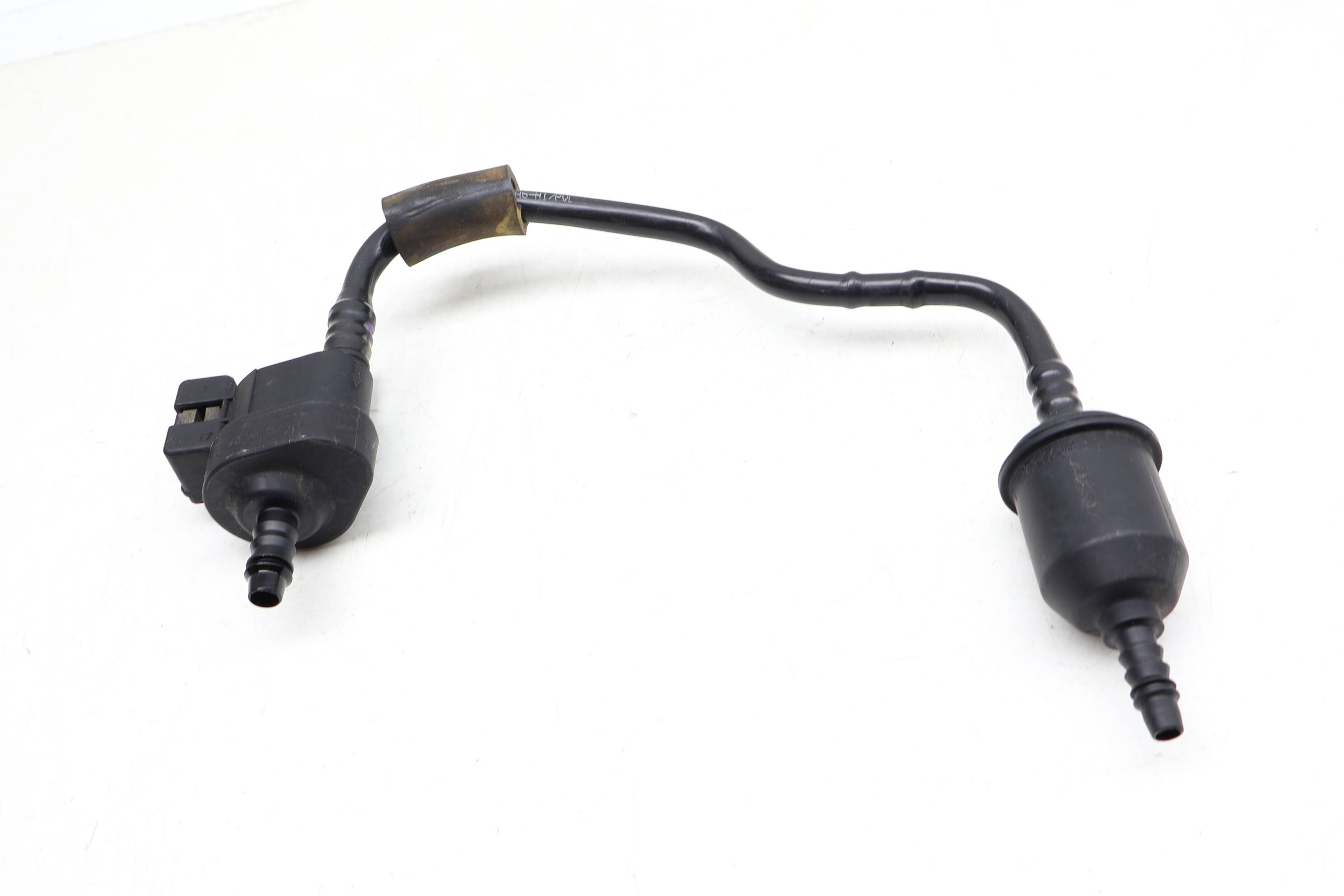 Vacuum Line / Hose W/ Purge Valve 06L133781Q 95813378100