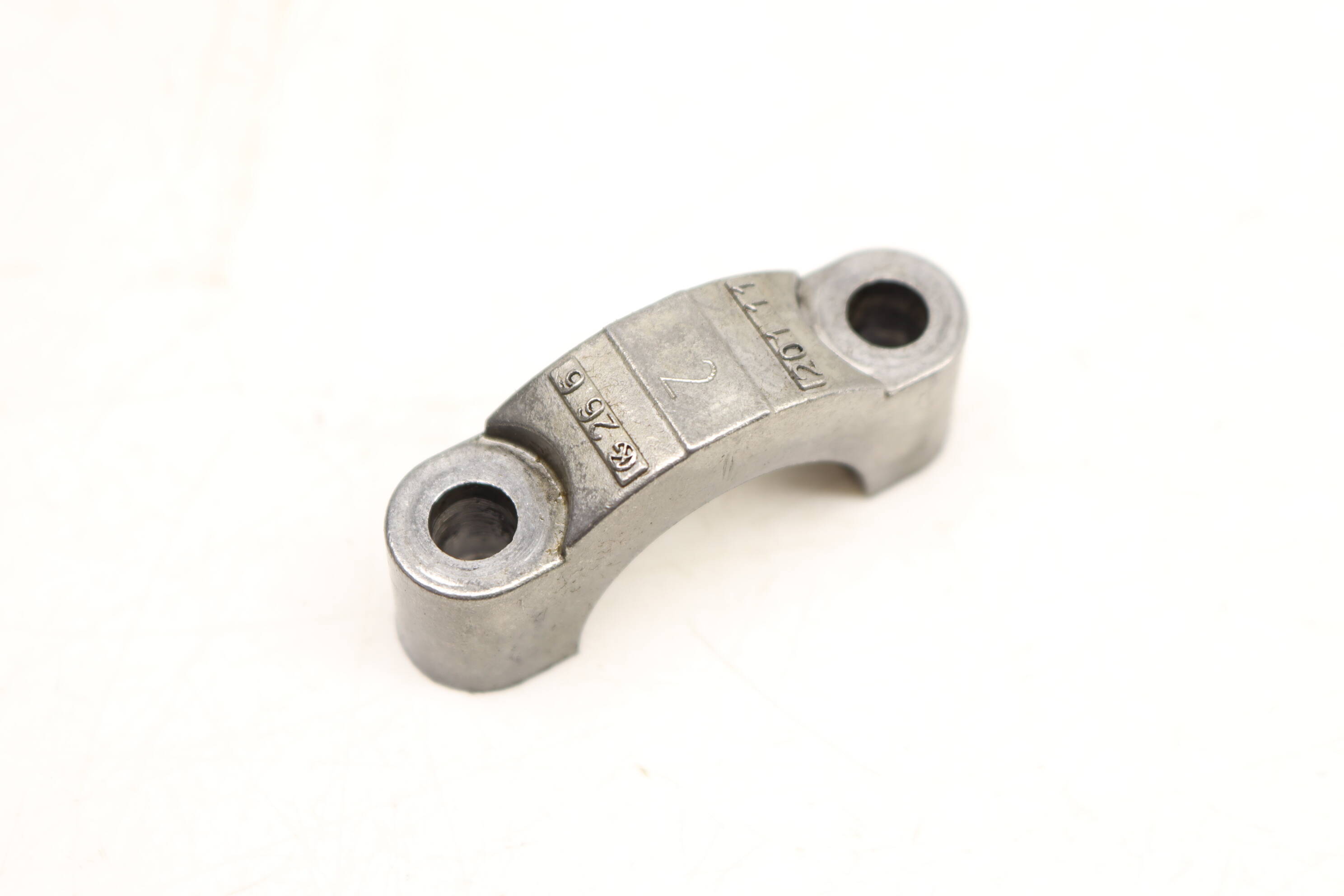 Engine&#x20;Cam&#x20;&#x2F;&#x20;Camshaft&#x20;Bearing&#x20;Cap&#x20;&#x28;2&#x29;