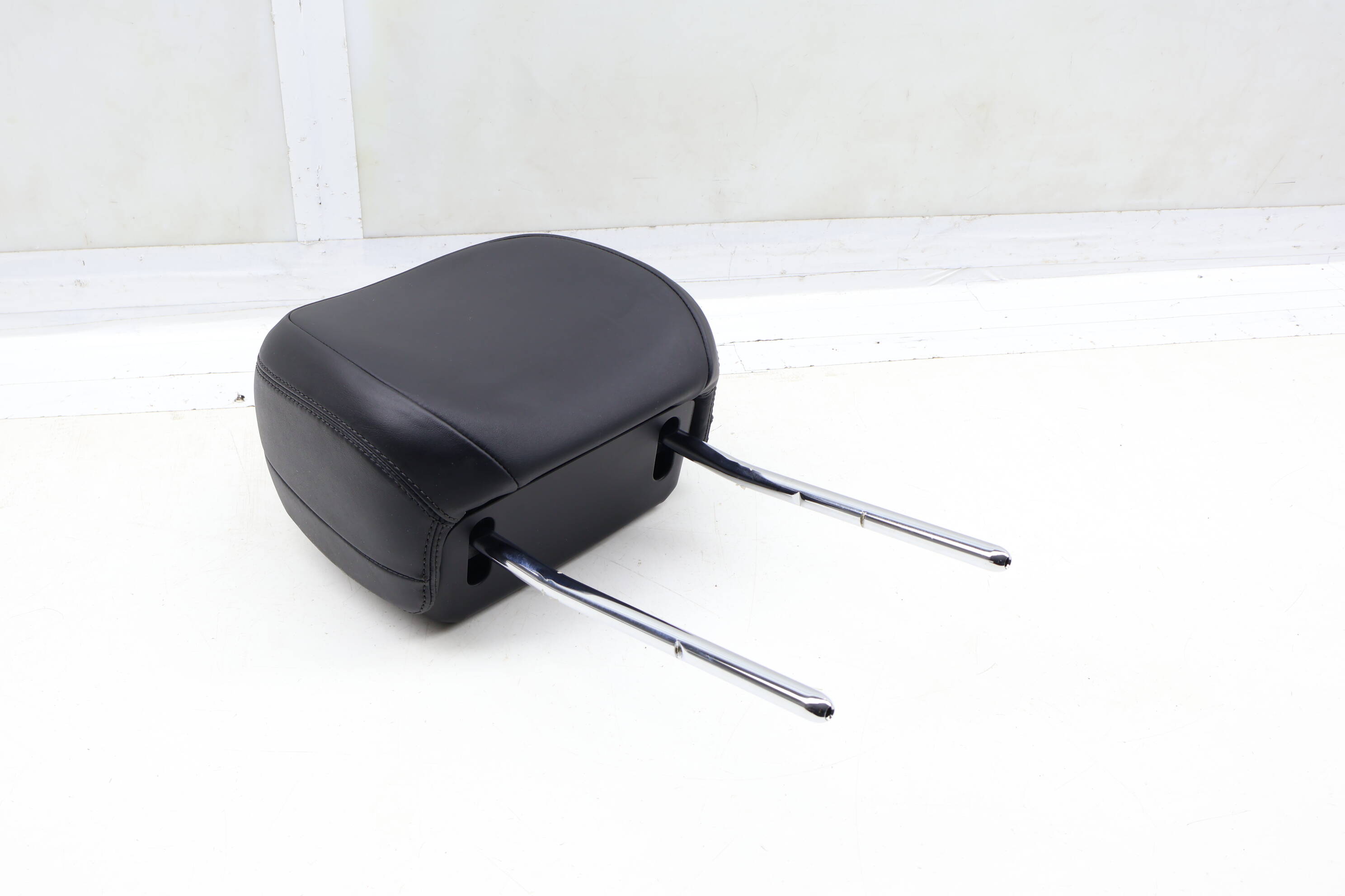 Headrest / Head Rest 9Y0881901M