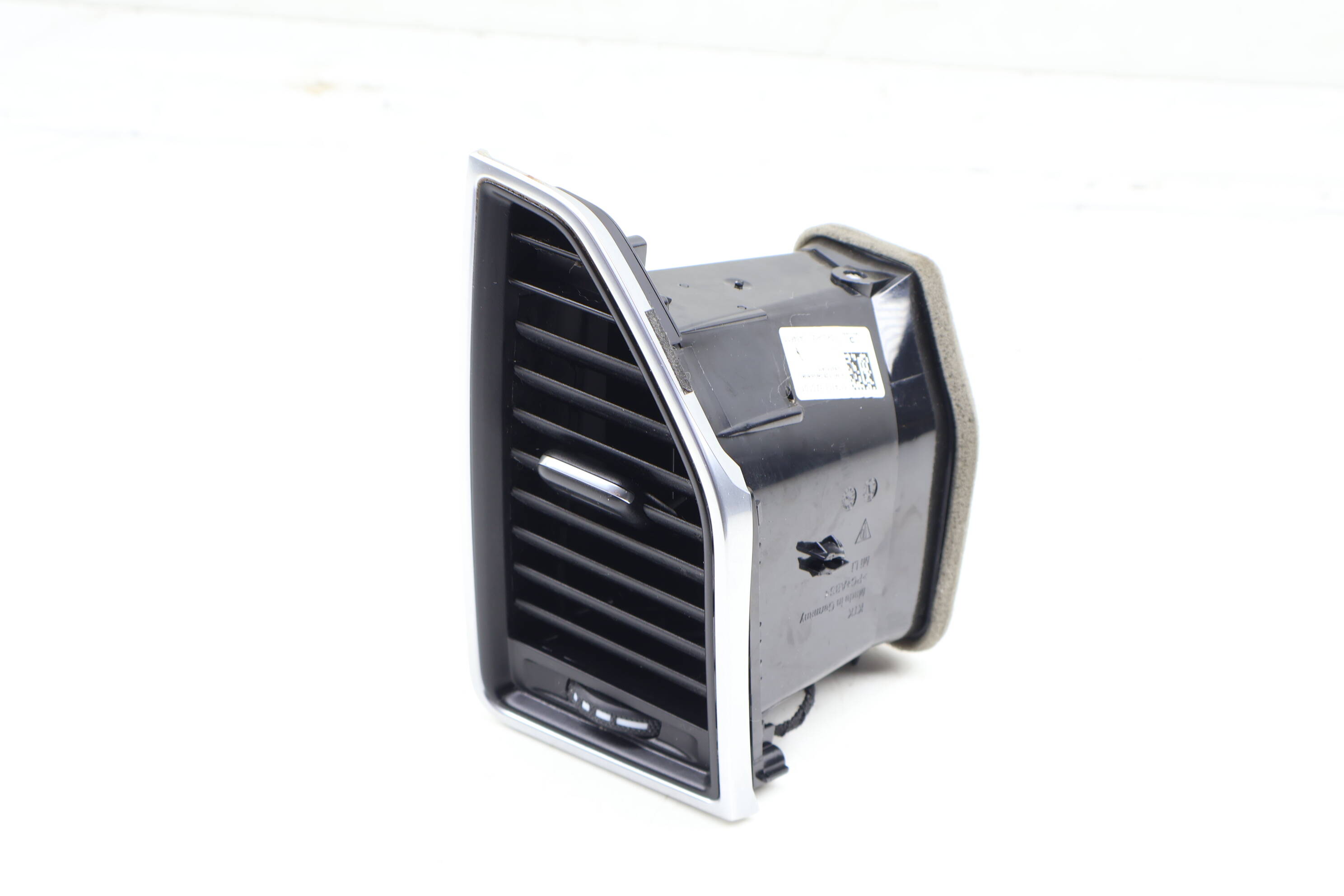 Center Dash Air Vent 95B819201E