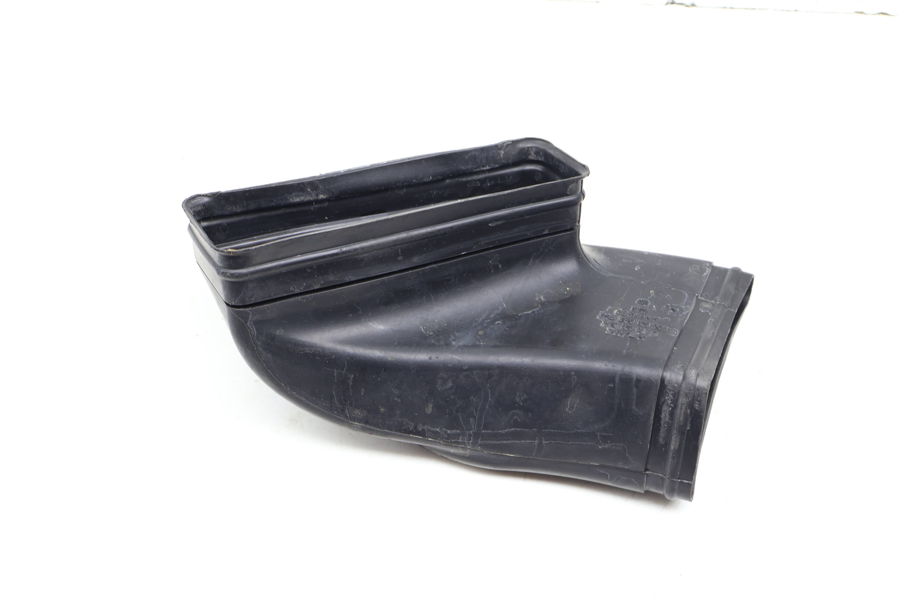 Air Intake Duct / Tube 3B0129565D