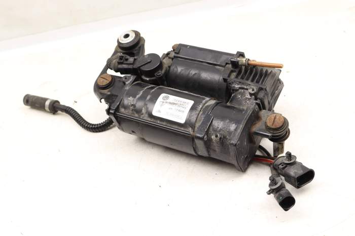 Air Suspension Compressor / Pump 7L0616006D main product photo