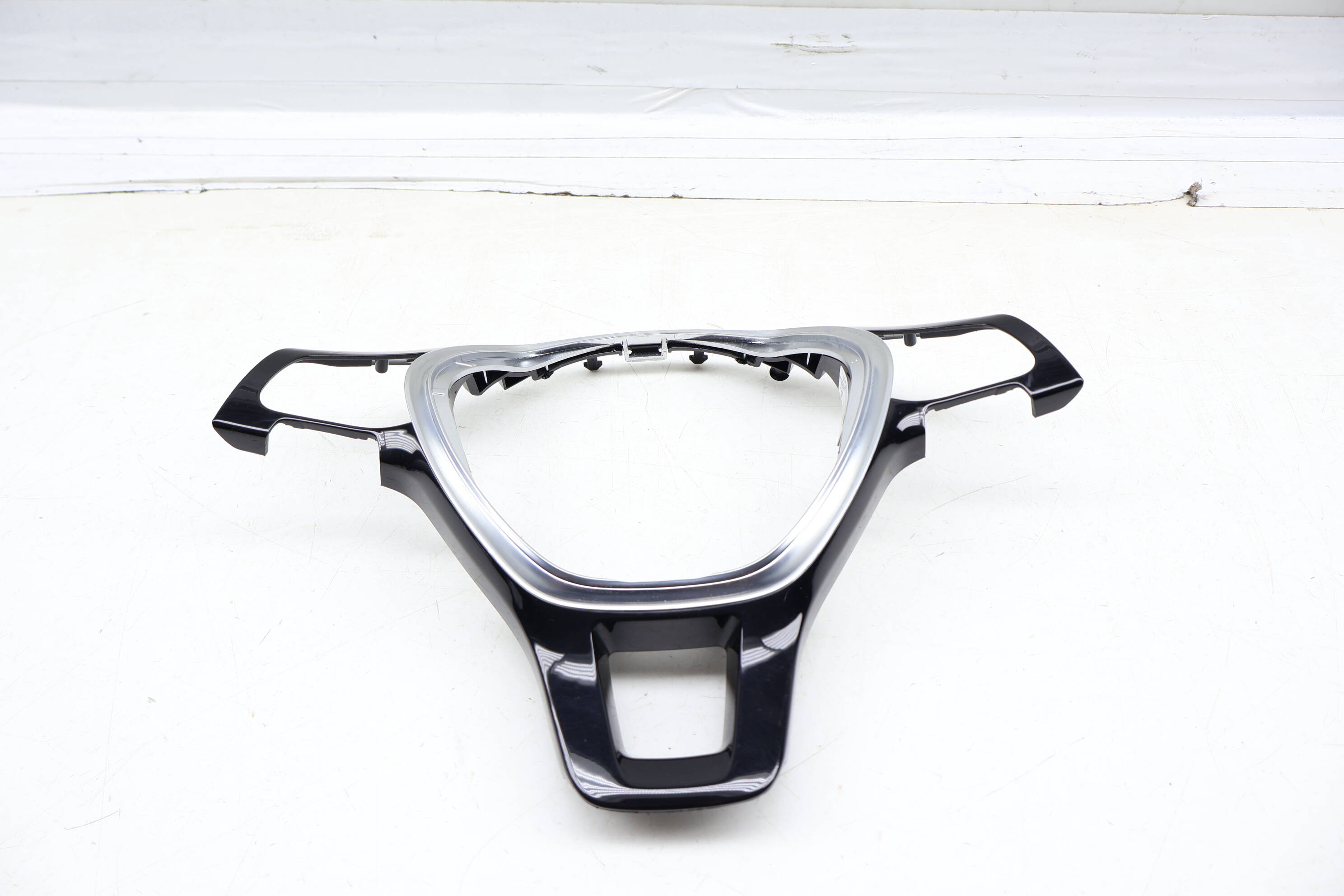 Steering Wheel Trim / Cover 5GM419685B