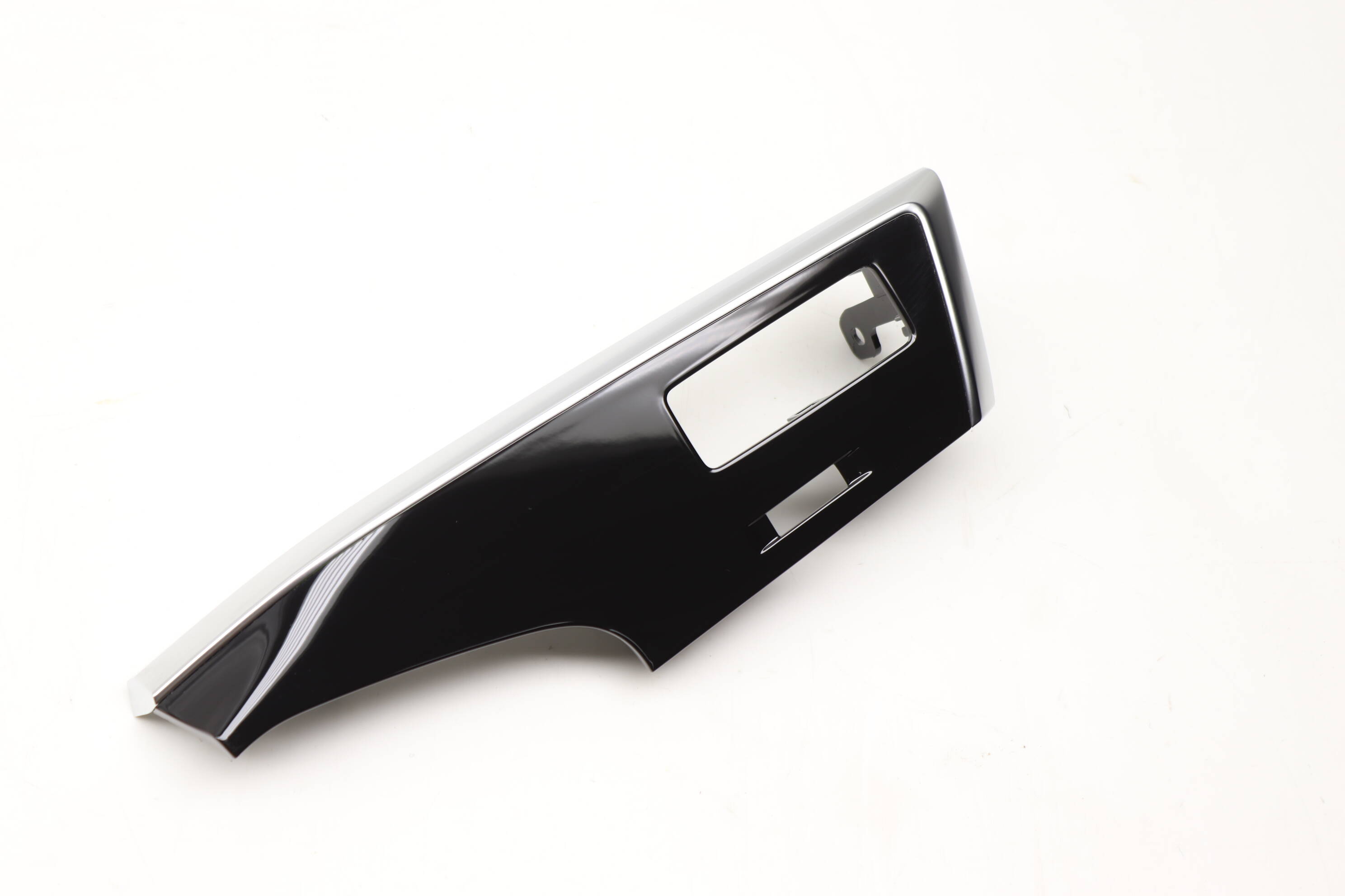 Dash Panel Trim 4M8857237