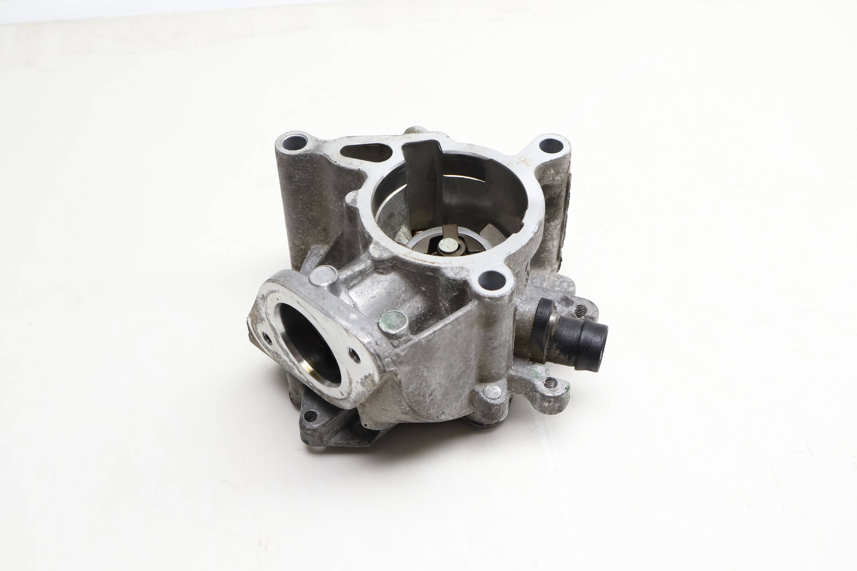 Vacuum&#x20;Pump&#x20;06K145100J