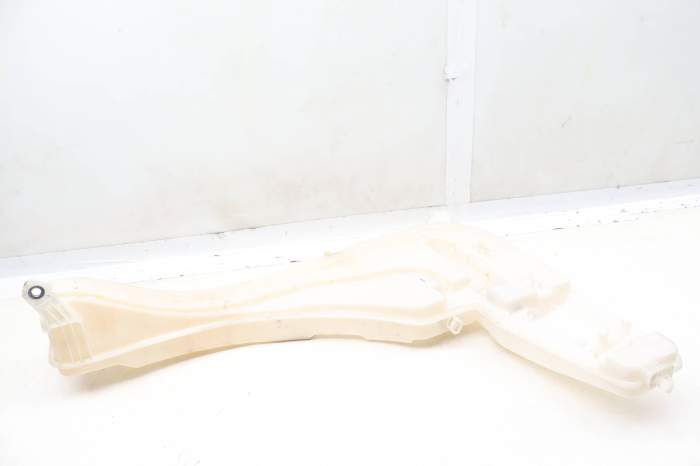 Windshield Washer Tank / Reservoir 61667341926 main product photo