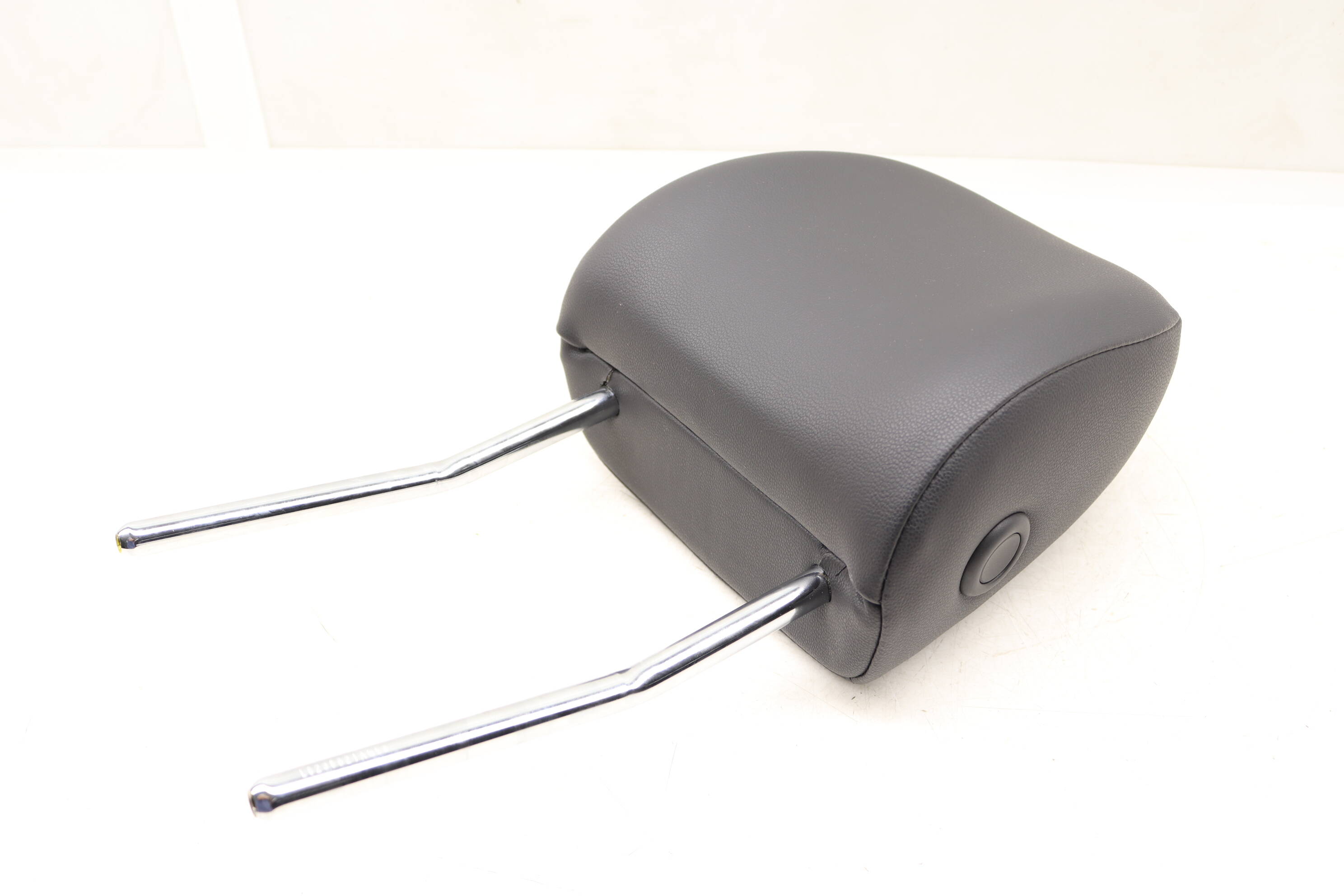 Seat Headrest / Head Rest 5GM881903C