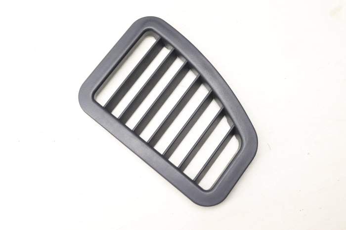 Door Panel Air Vent Grille / Trim 4D0819914 main product photo