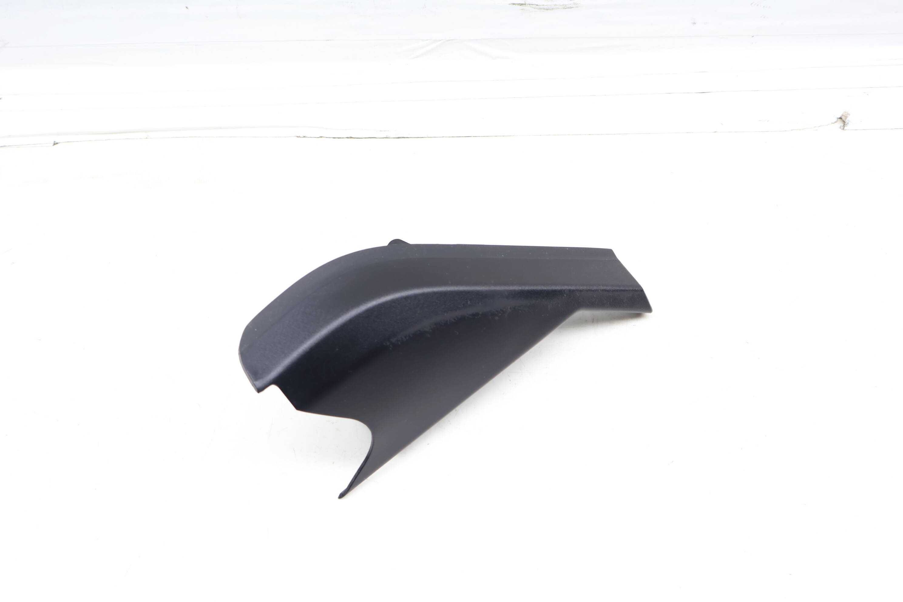 Tail Light Trim / Cover 9J1945425K