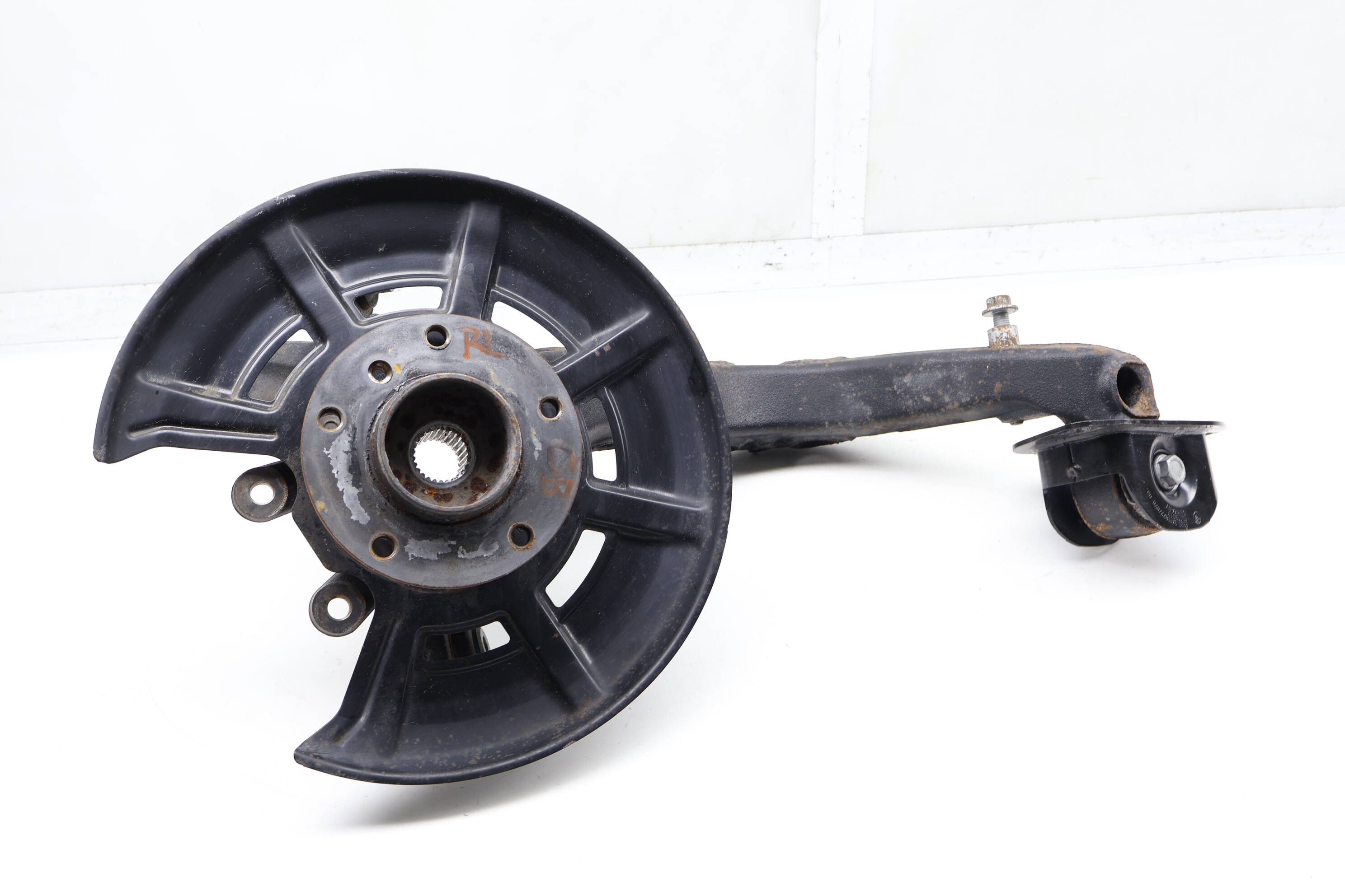 Spindle Knuckle W/ Wheel Bearing 33326783109