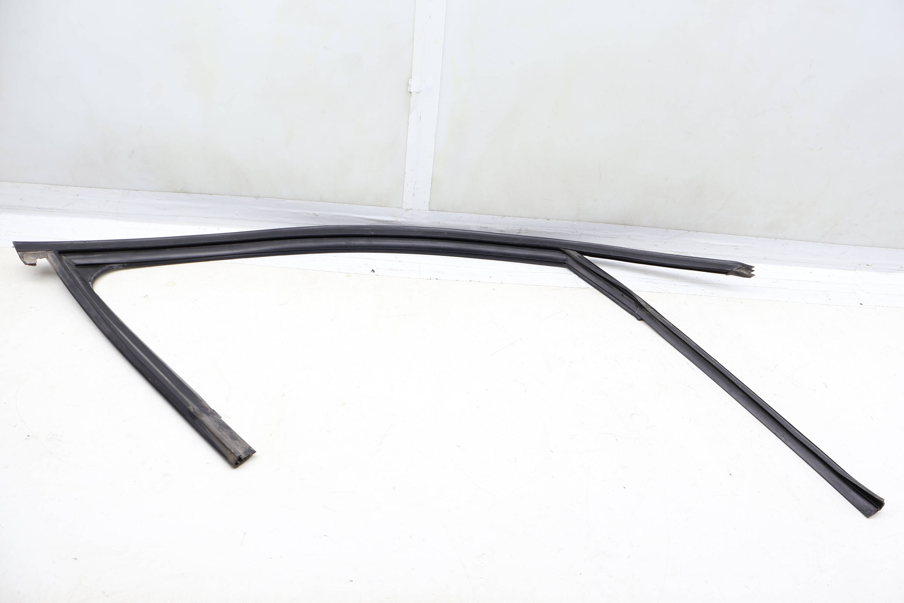 Door Window Glass Channel / Seal 8K0837440H