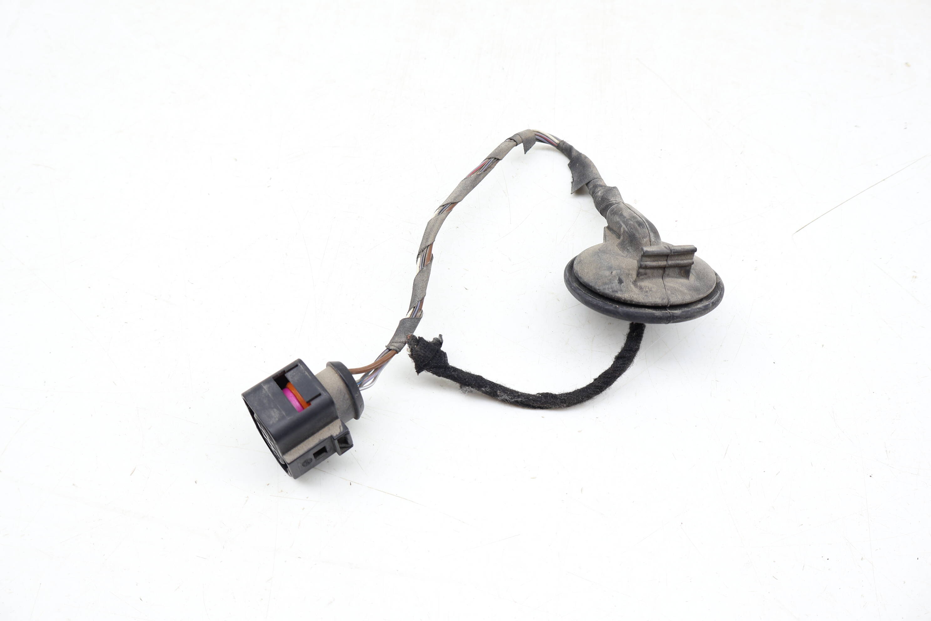 Tail Light Wiring Harness Connector / Pigtail 1J0973733