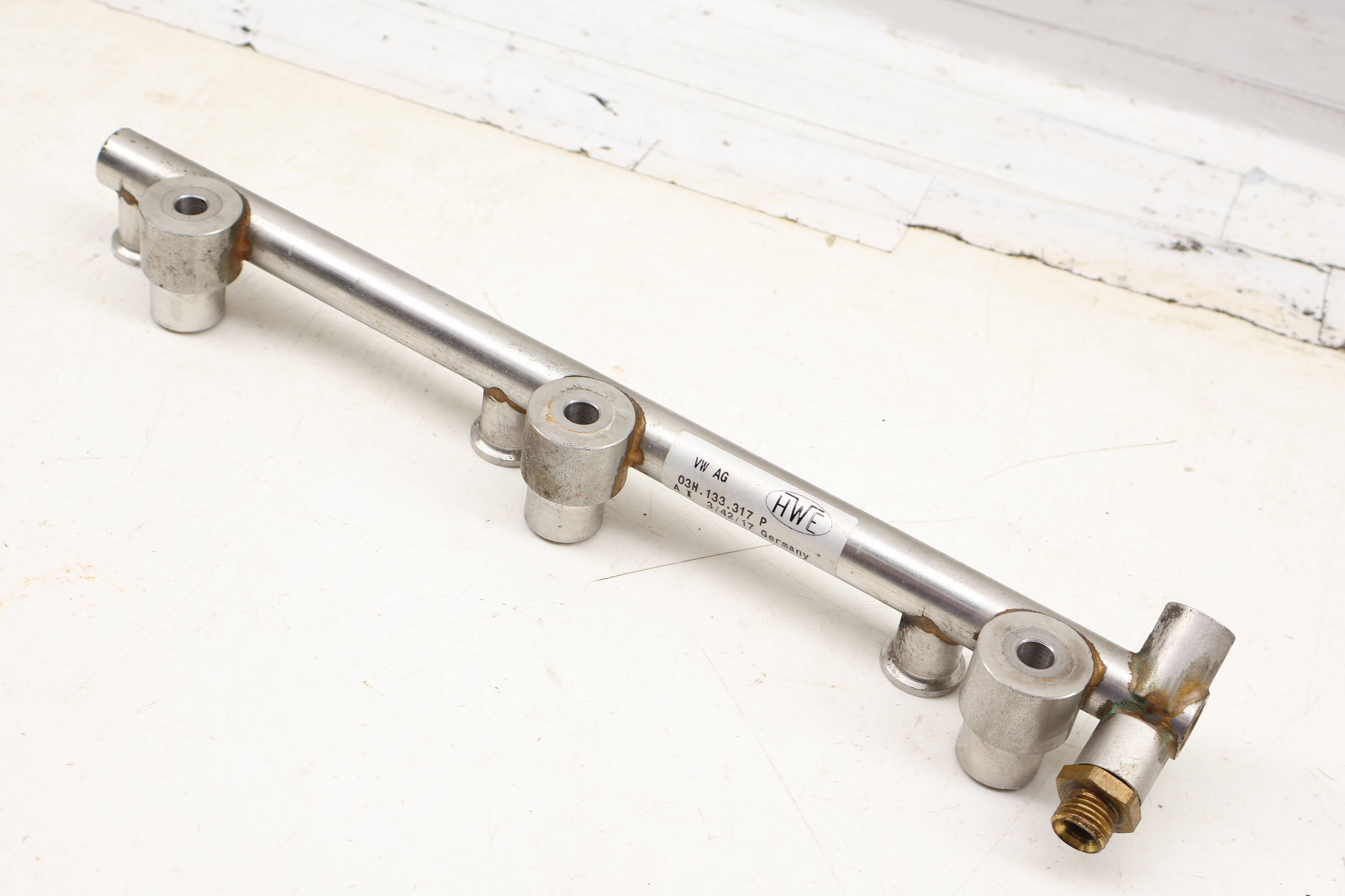 Fuel Rail 03H133317P 95811011620