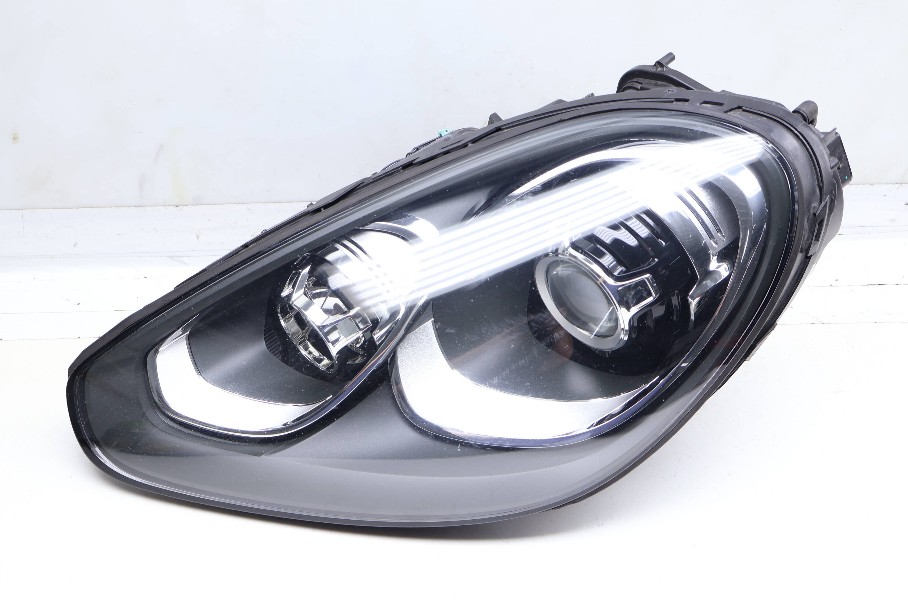 Hid Xenon Headlight / Headlamp 7P5941753A 95863117740