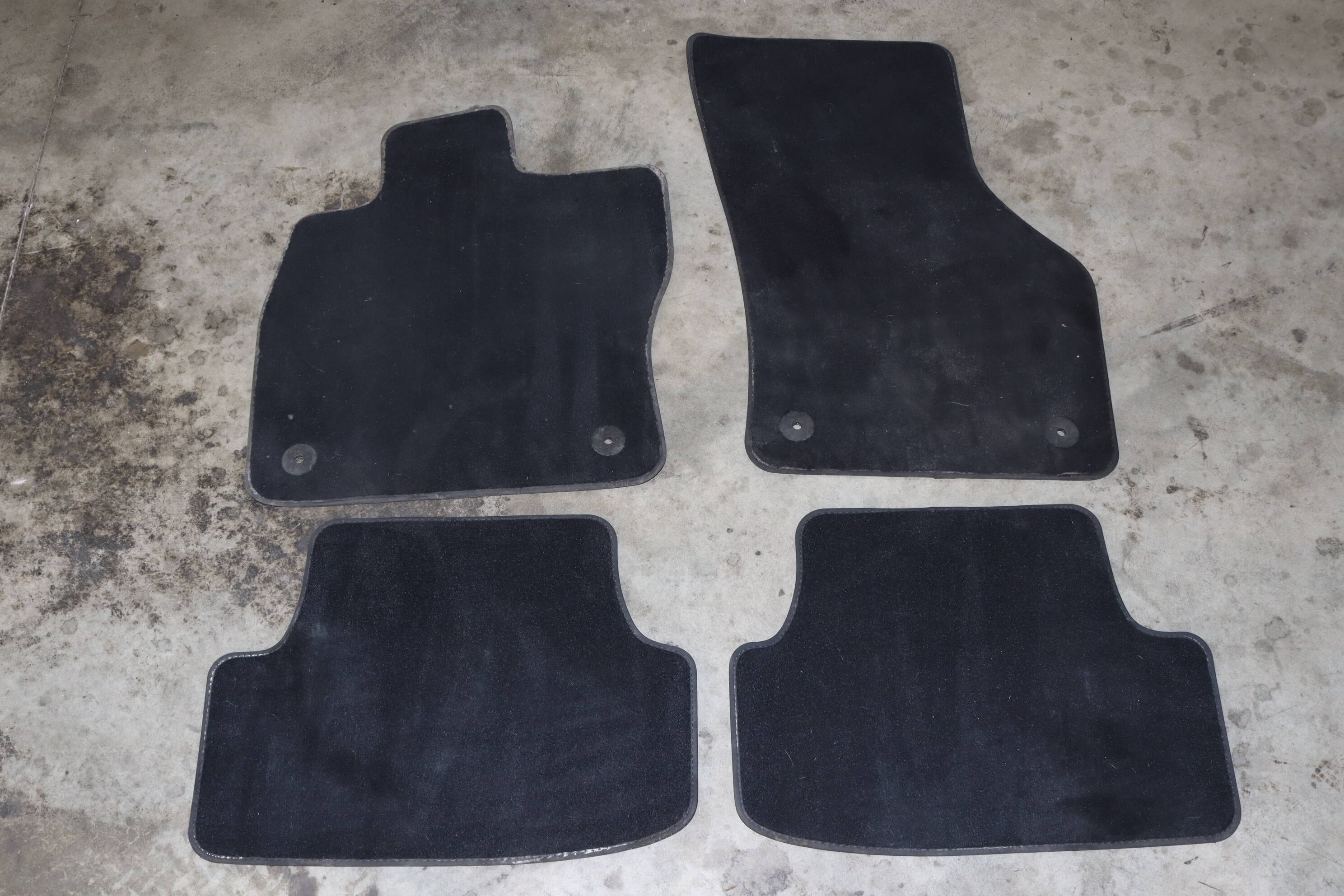 Carpet Floor Mat Set 5GM864435