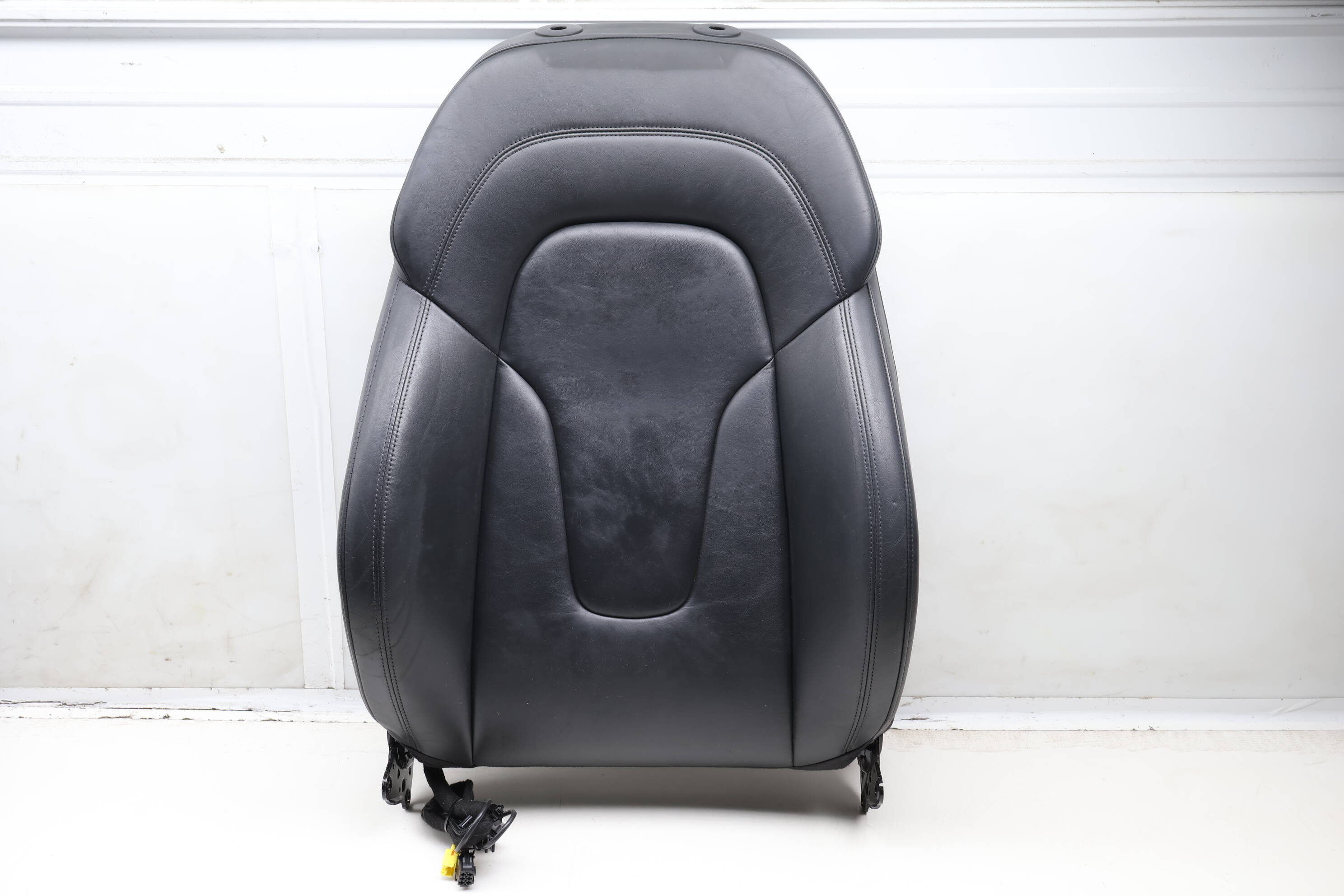 Upper Seat Backrest Cushion (Leather) 8J8881806AE