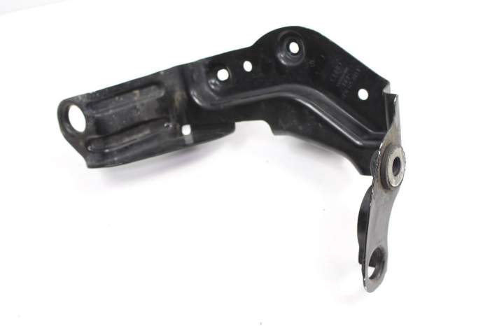 Turbo Intercooler Bracket 8E0145813F main product photo