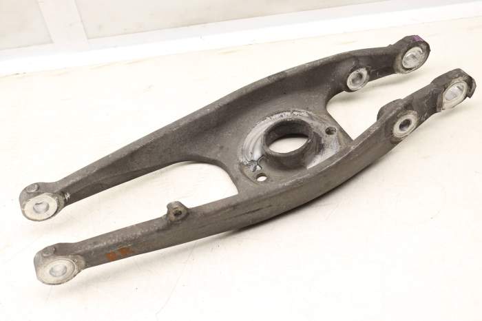 Lower Control Arm 33322284533 main product photo