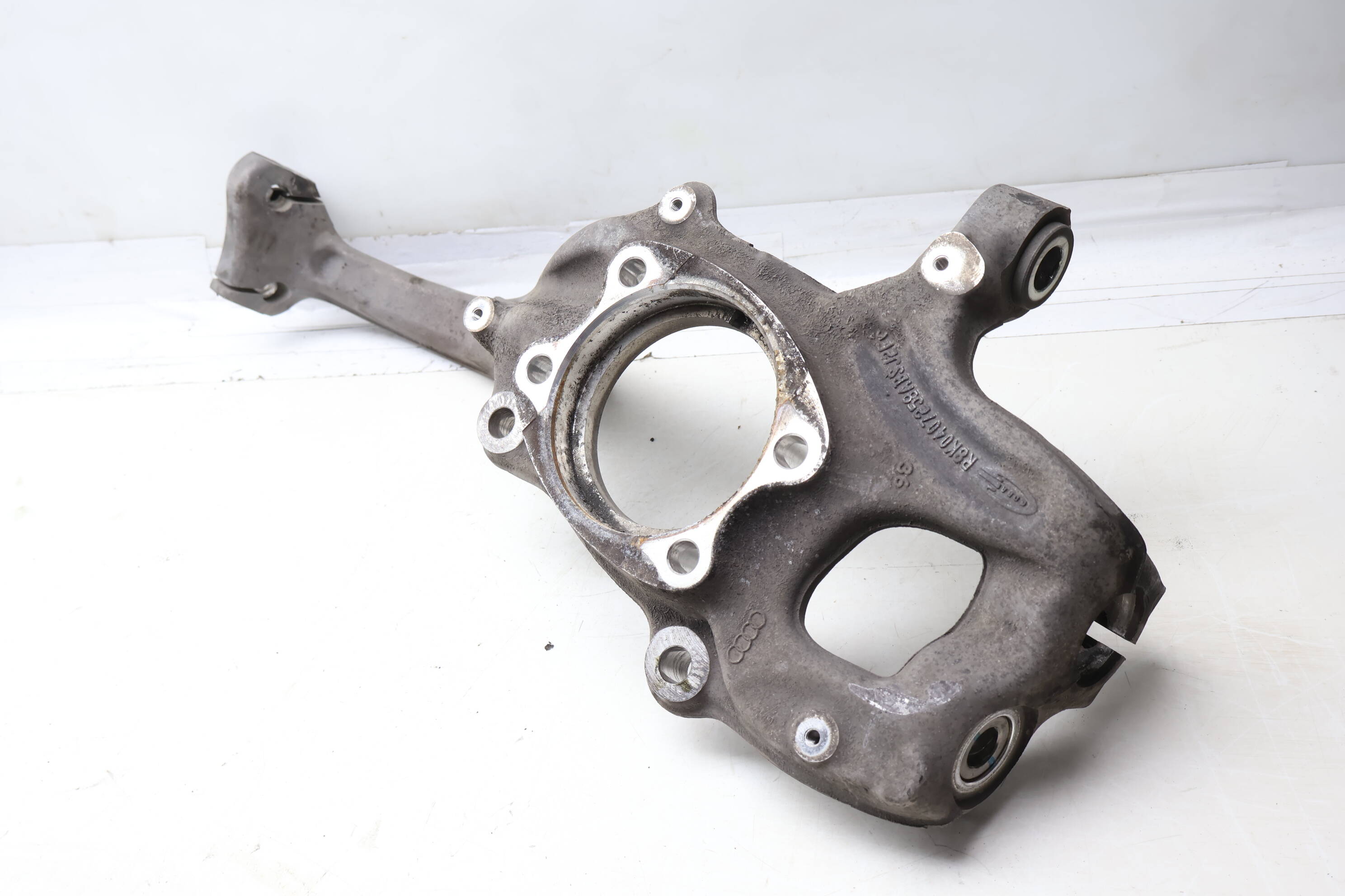 Spindle Knuckle / Wheel Bearing Housing 4G0407242C