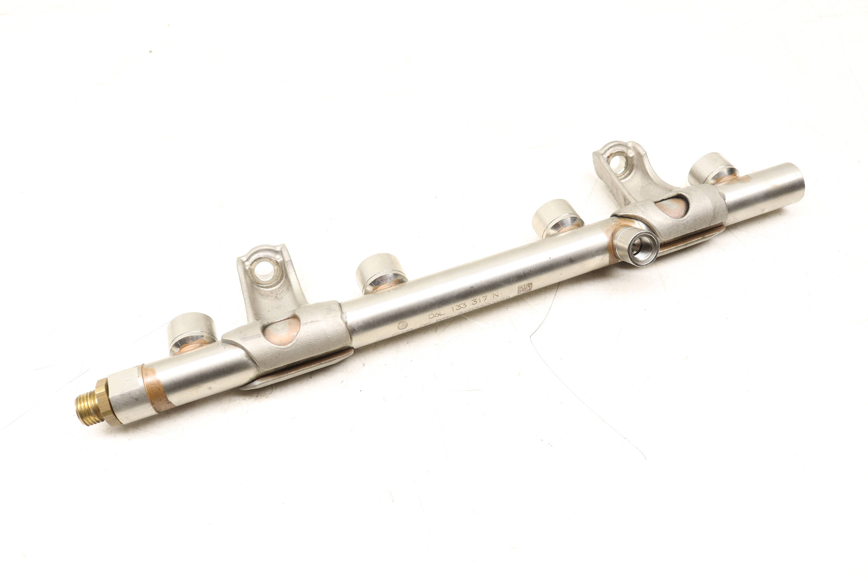 Fuel Rail 06L133317N