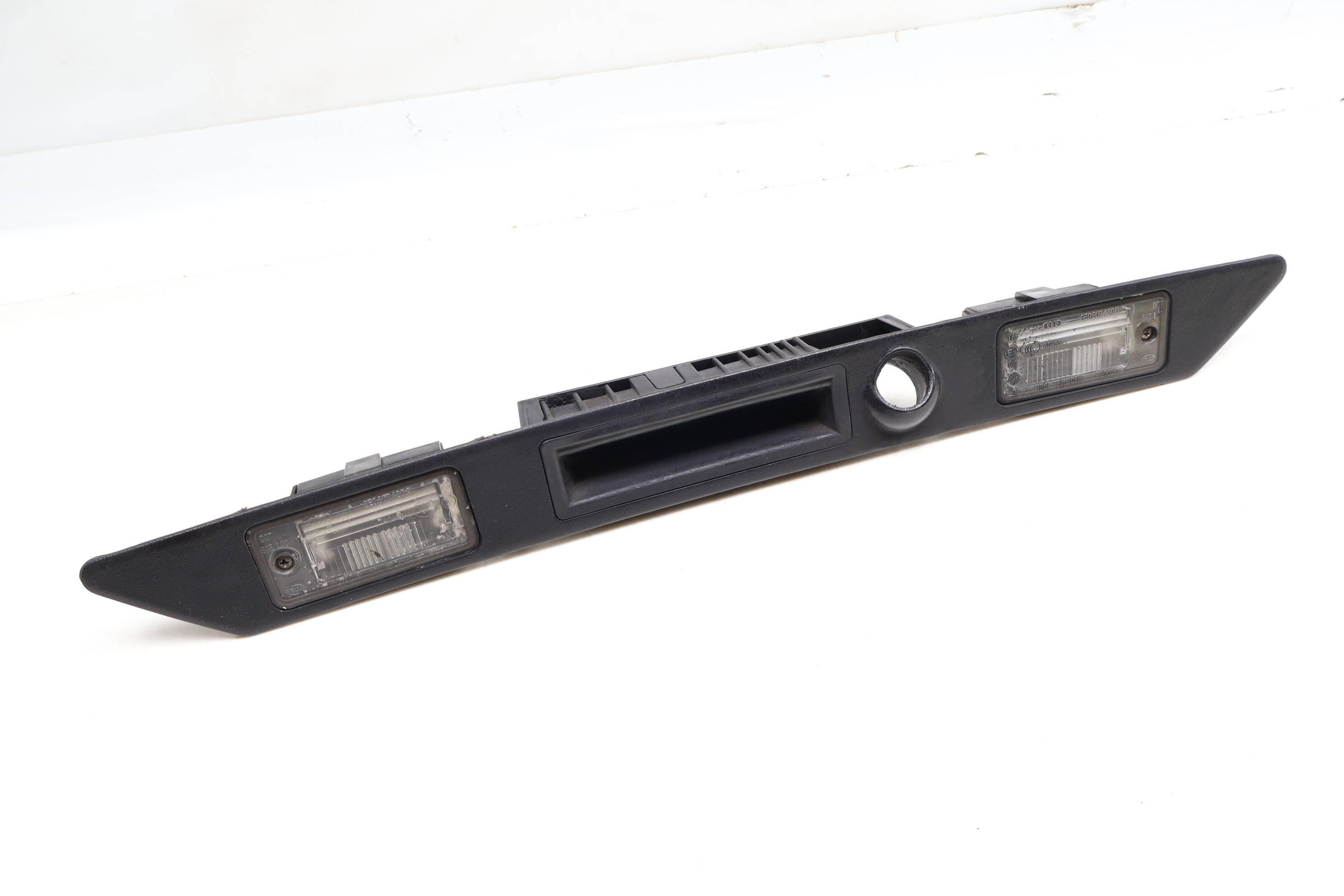 Trunk License Plate Light / Handle Assembly 8E0827574C