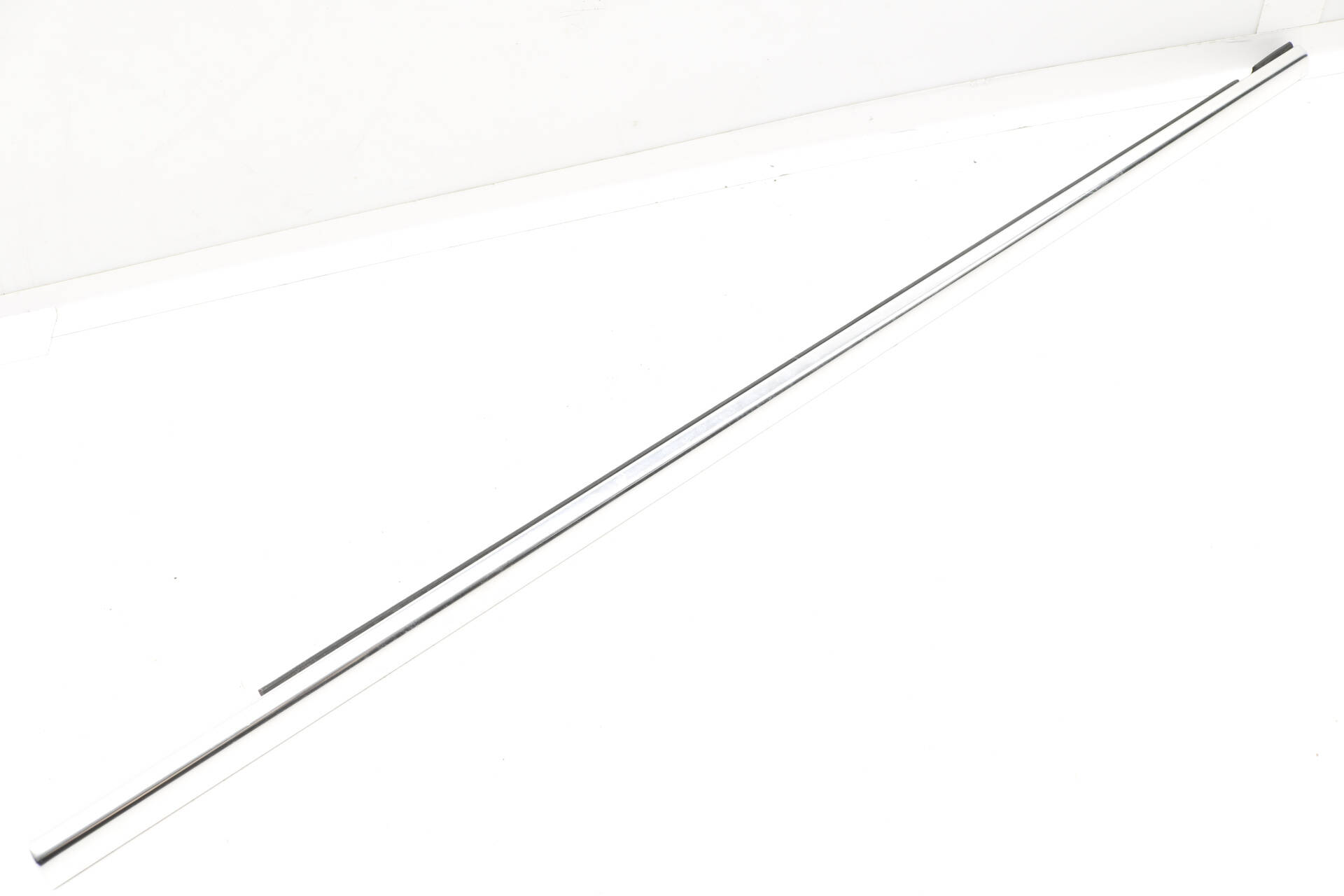 Outer Door Window Slot Seal / Trim 7L6839475G