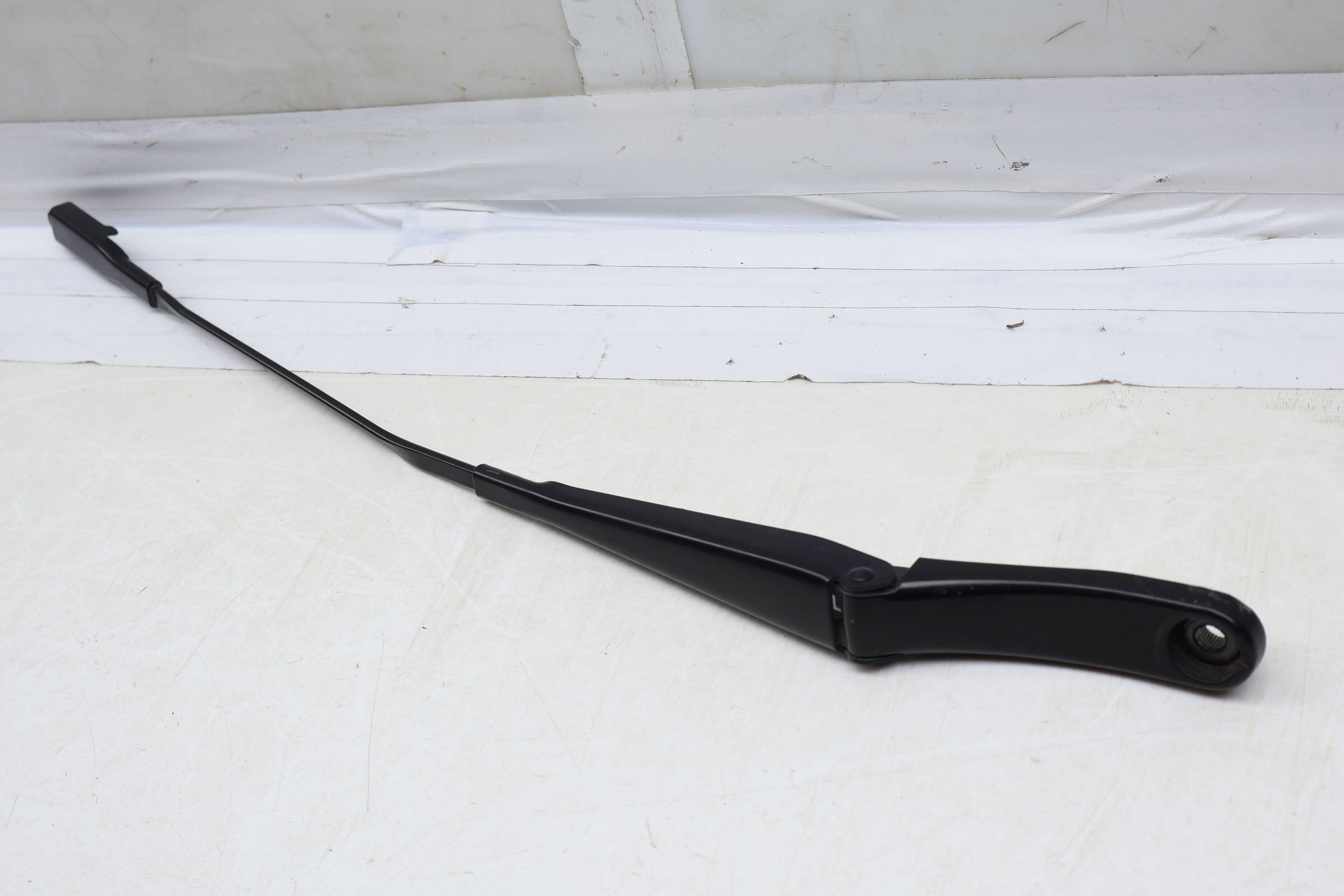 Windshield Wiper Arm 8J1955408A