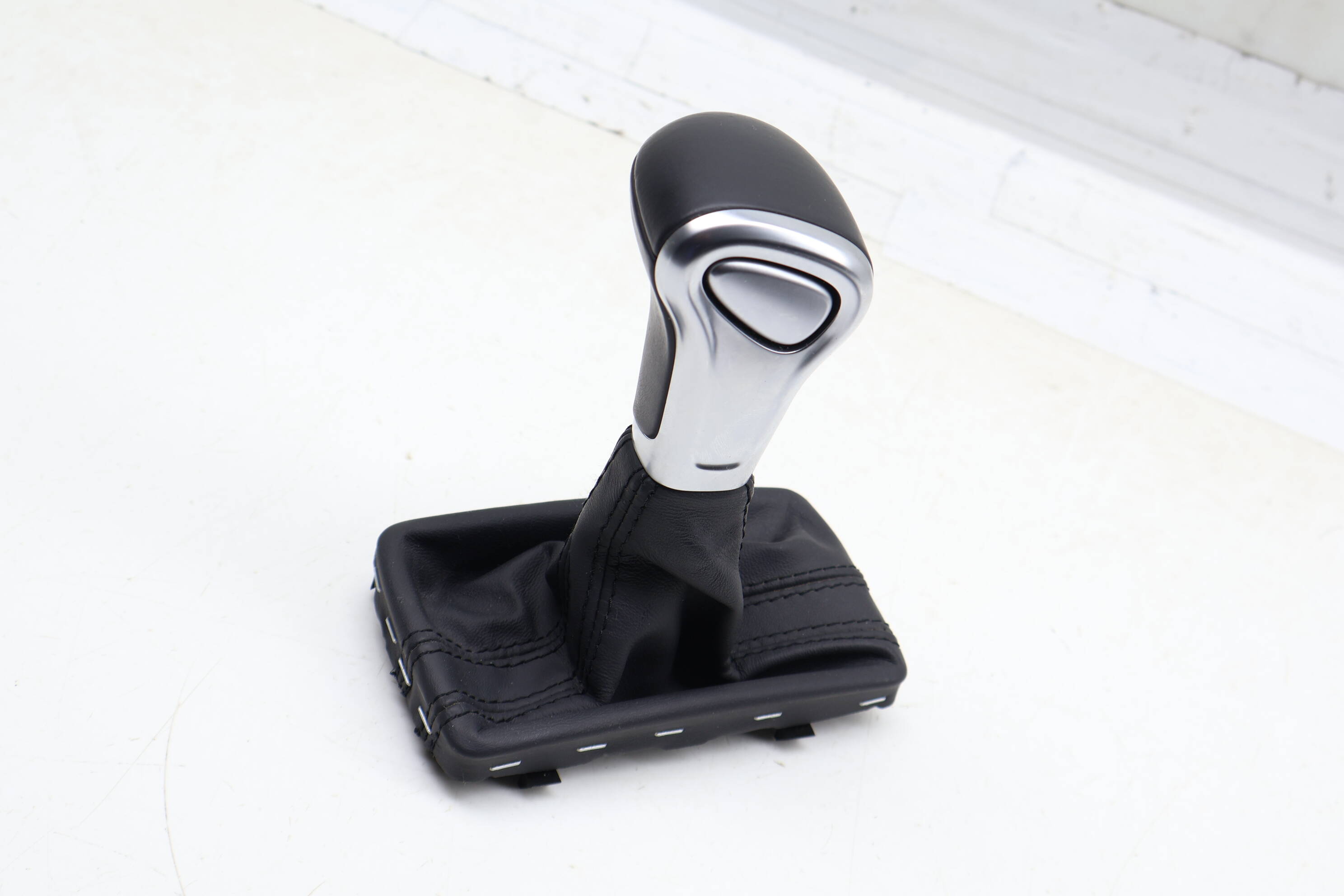 Automatic Shifter Knob W/ Boot 8K1713139R