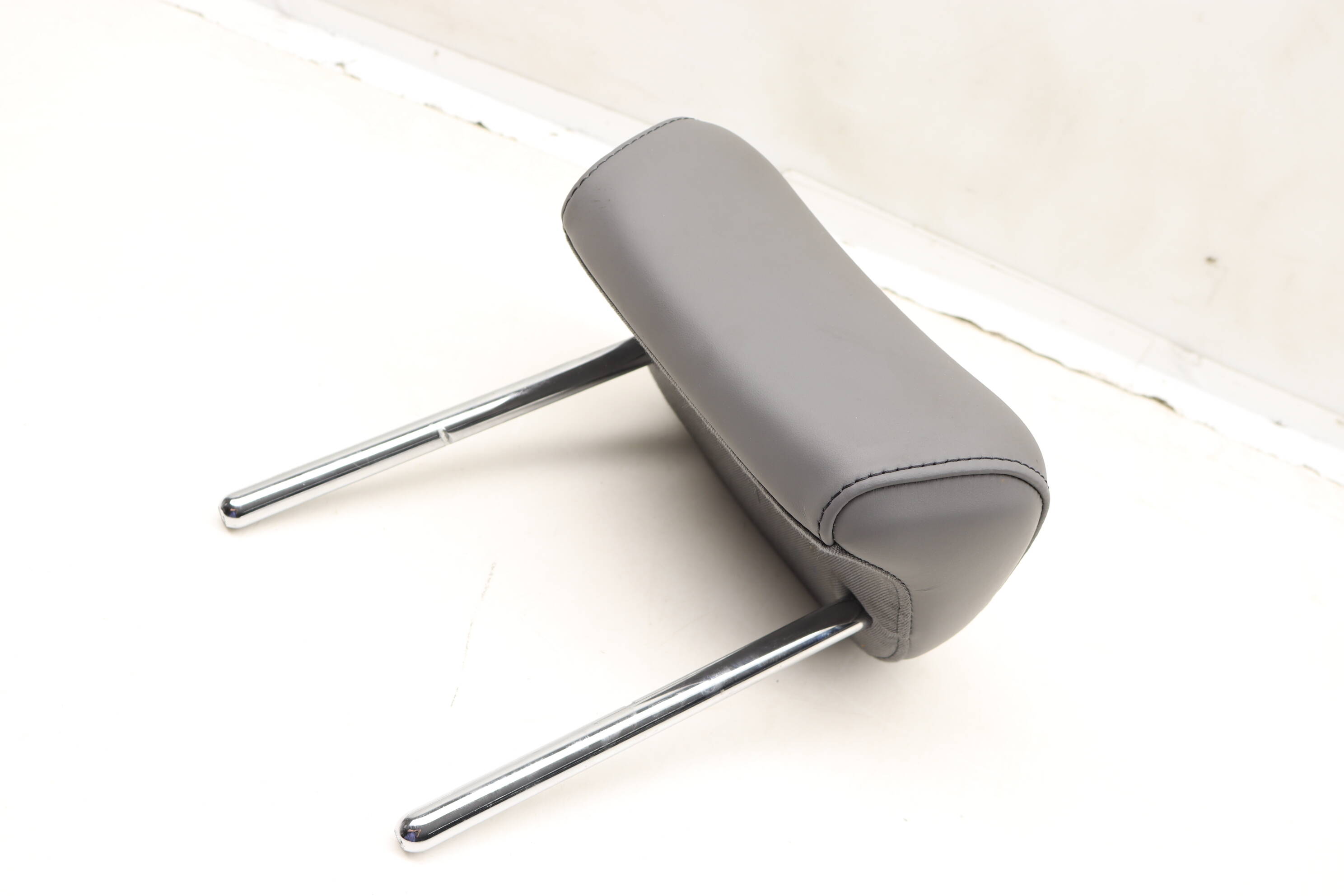 Center&#x20;Headrest&#x20;&#x2F;&#x20;Head&#x20;Rest&#x20;8W0885975AL