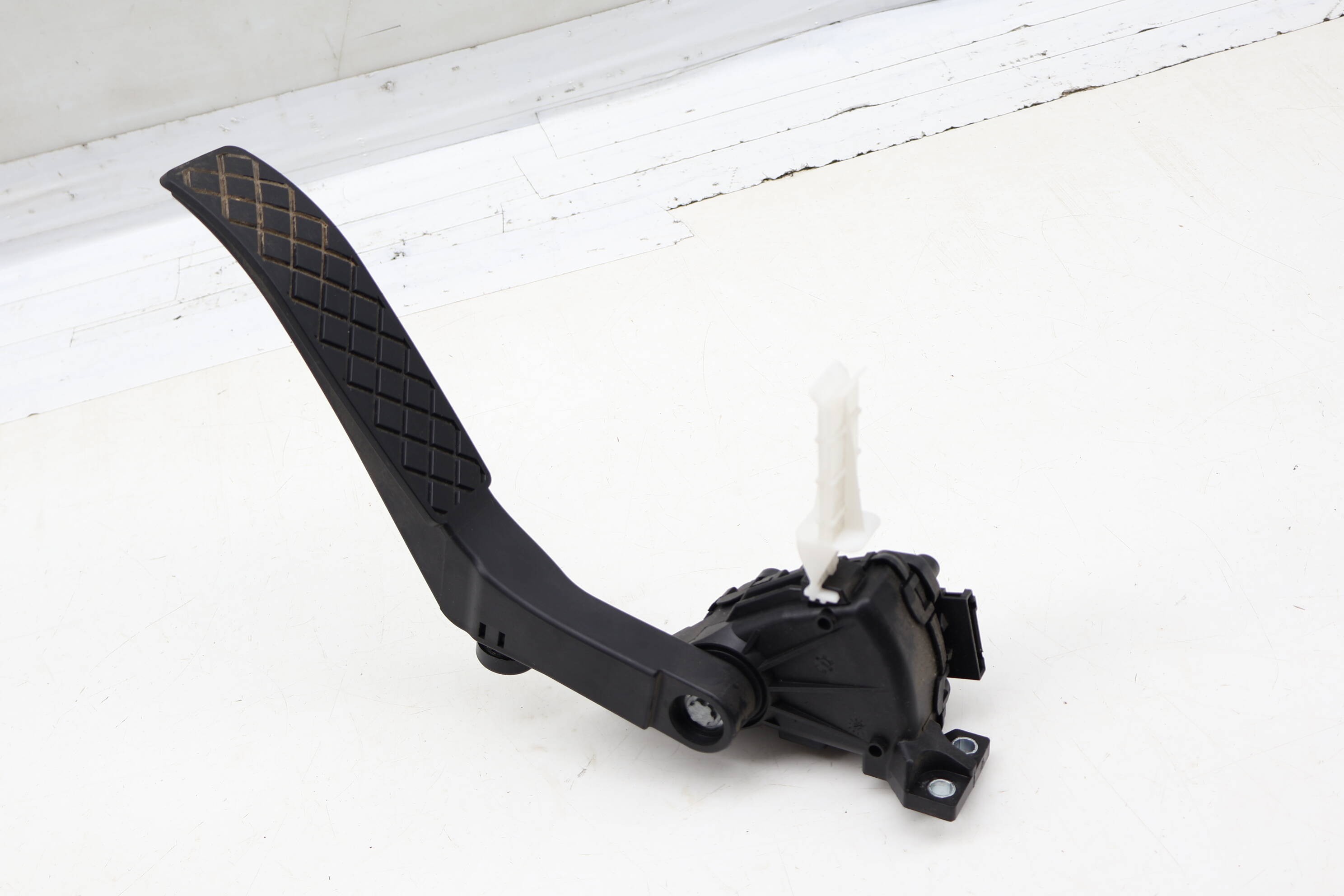 Gas Pedal / Accelerator Module 7L0723507D 95542302340