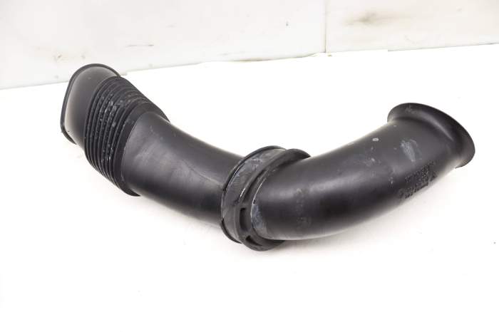 Air Intake Duct / Hose / Tube 7L5129752 95511010400 main product photo