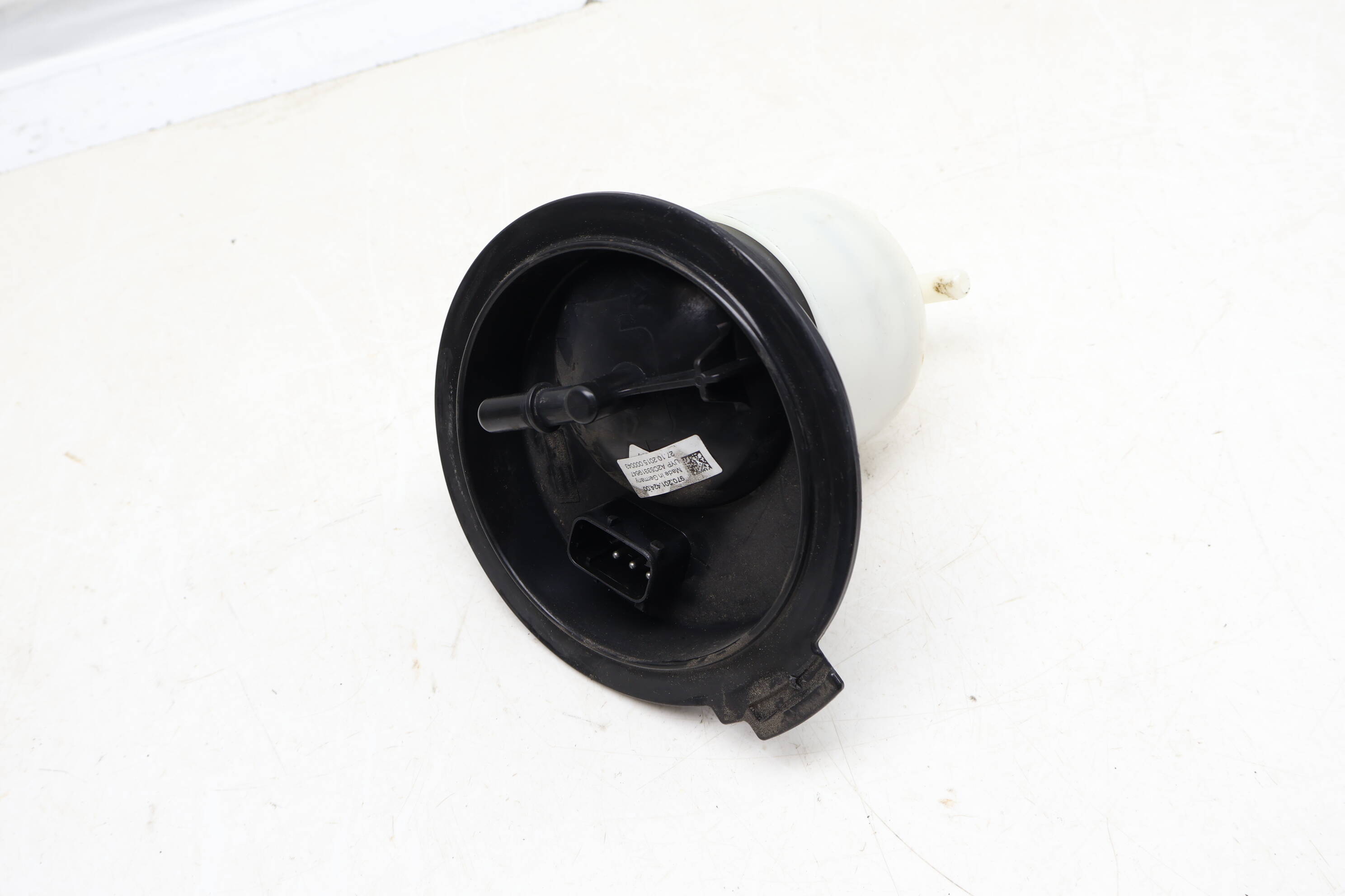 In-Tank Fuel Pump Flange / Filter 97020142400