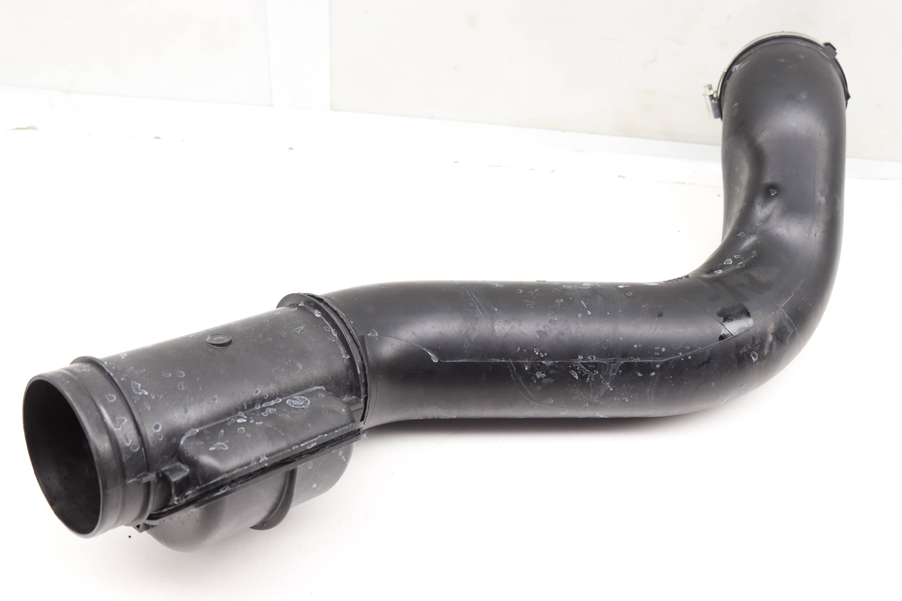 BMW Air Intake Duct / Tube (Z4) 13717613823