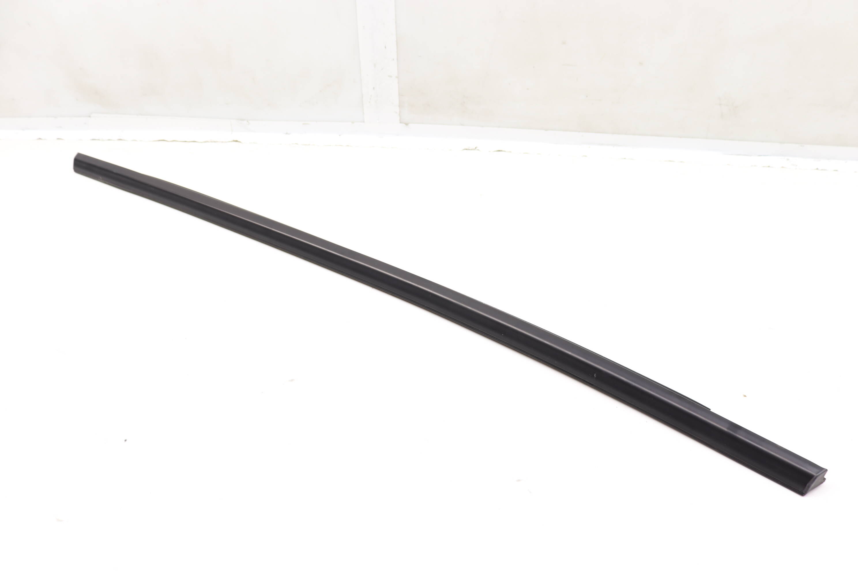 BMW Rear Left Exterior Door Window Slot Seal / Trim 51357305583