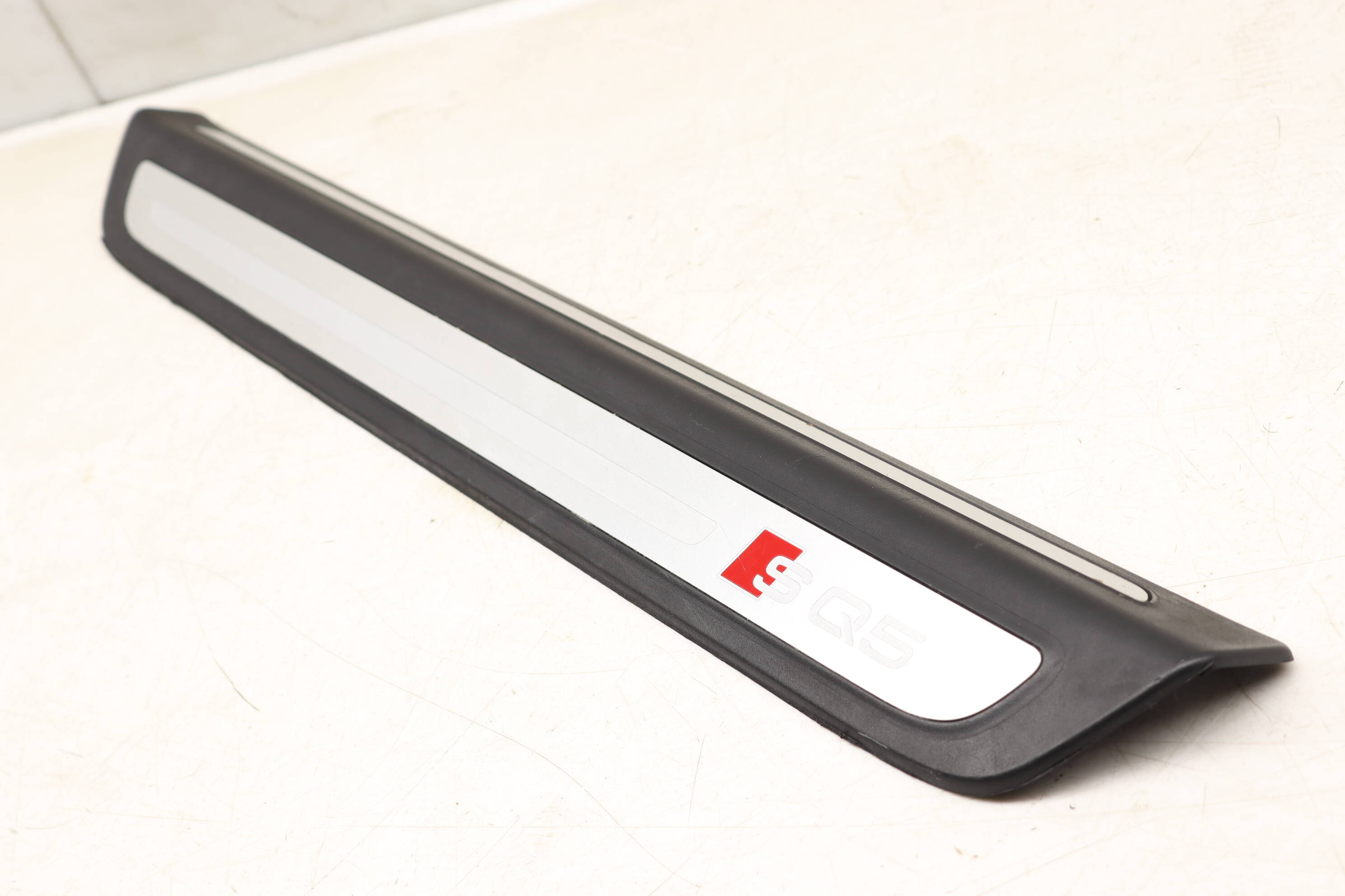 Door Sill / Scuff Plate (Sq5) 8R0853373G