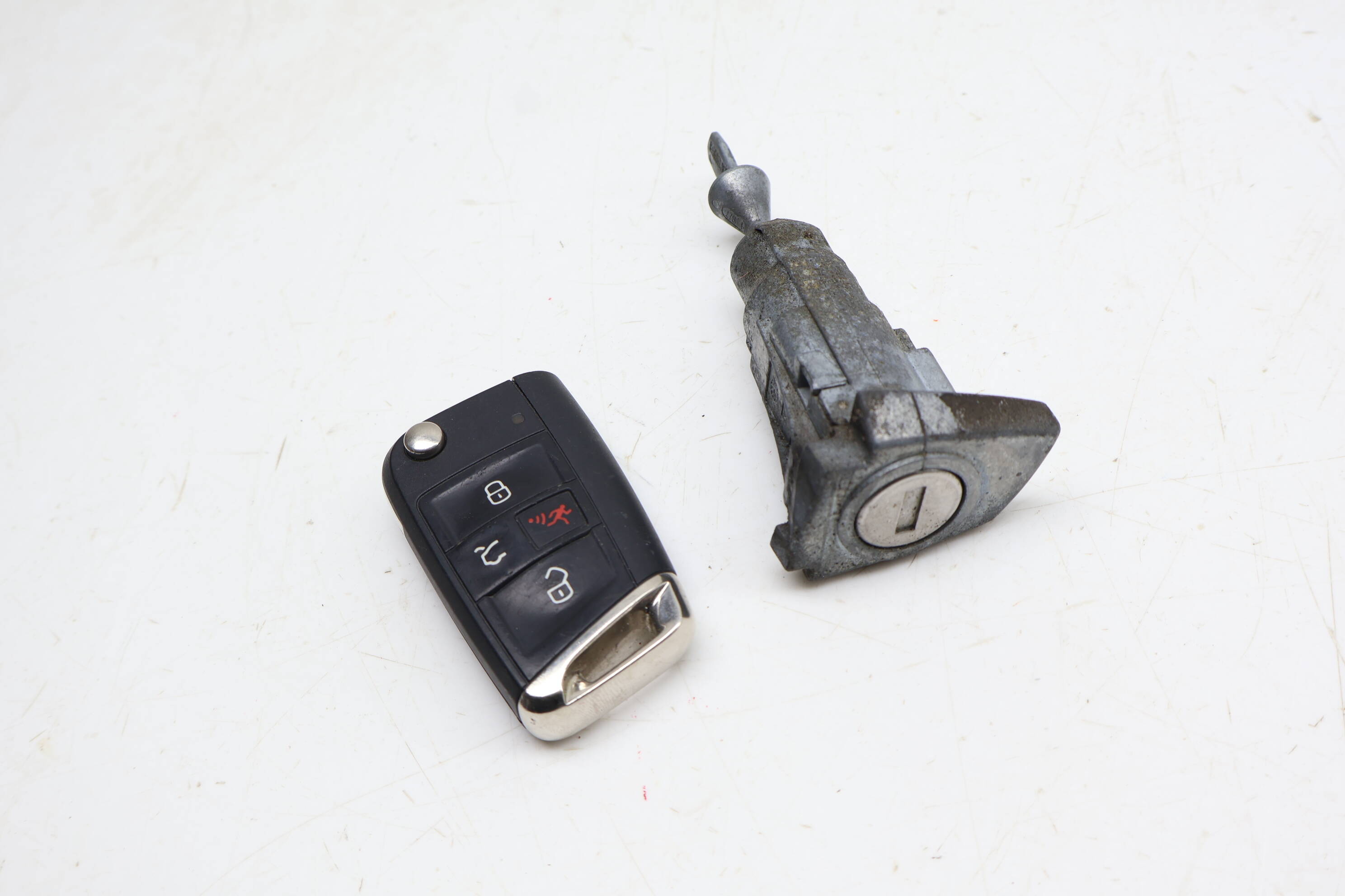 Lock Switch / Cylinder Set W/ Key 5G0800375CB
