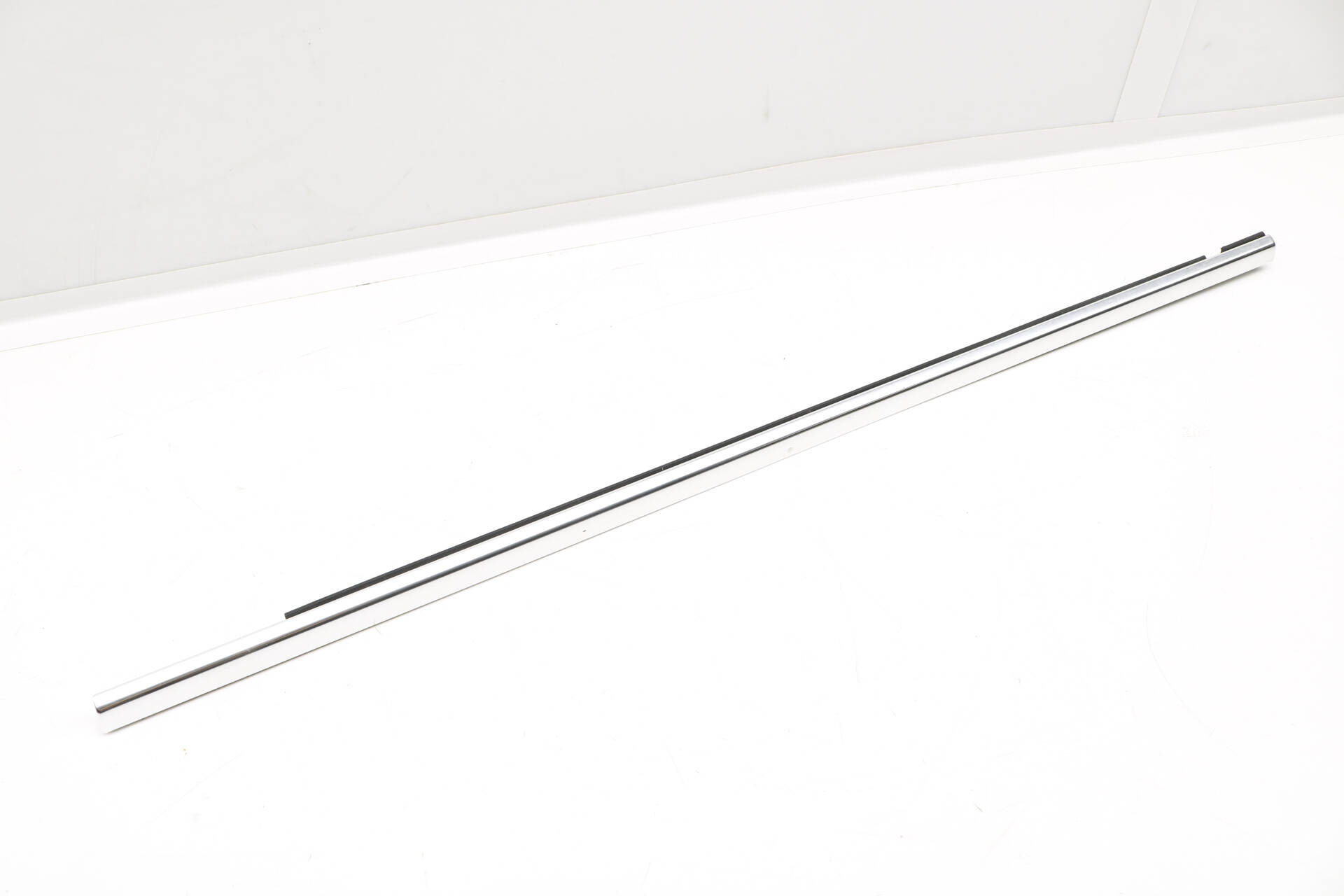 Outer Door Window Slot Seal / Trim 7L6839476G