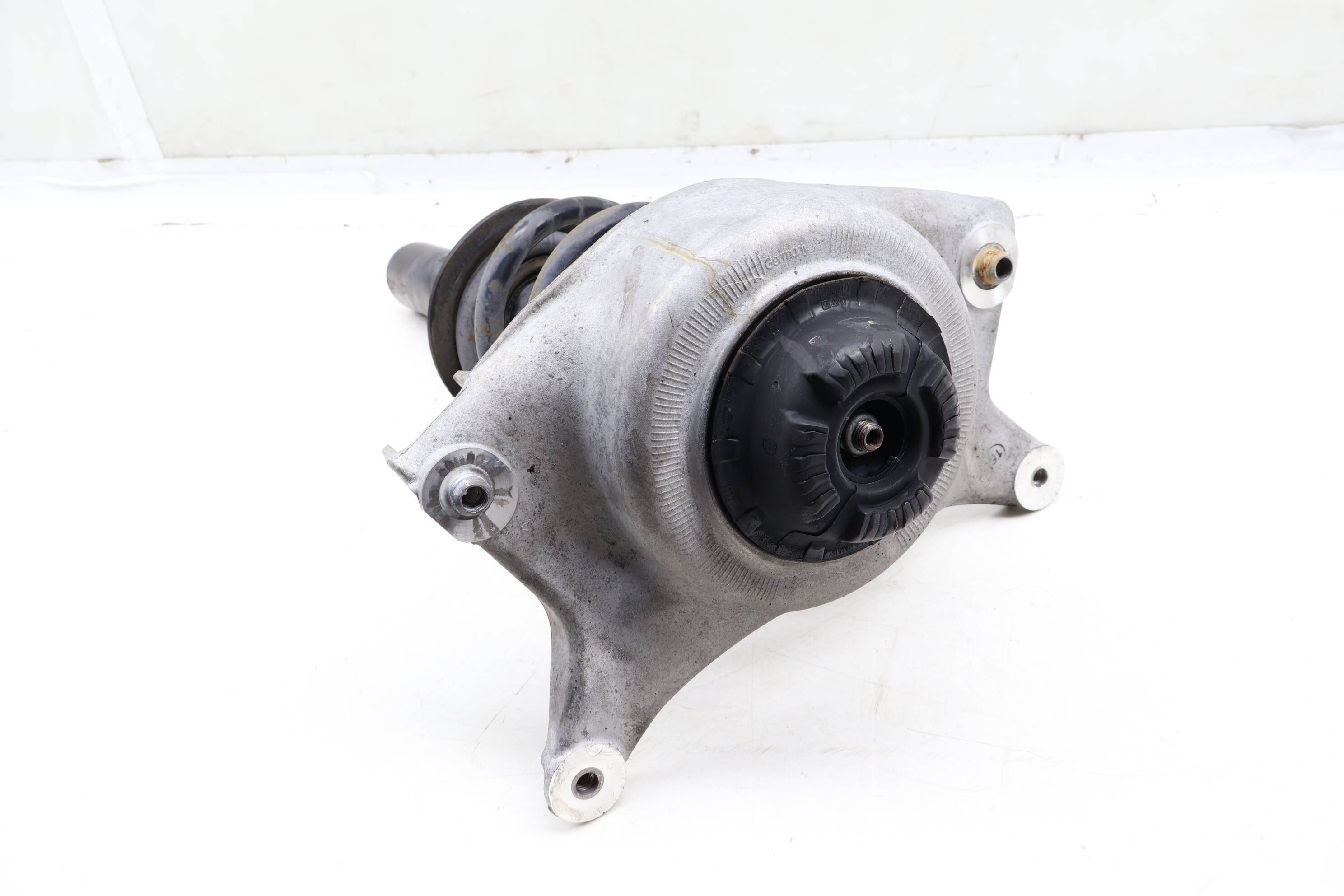 Strut / Spring Assembly 95B413031E