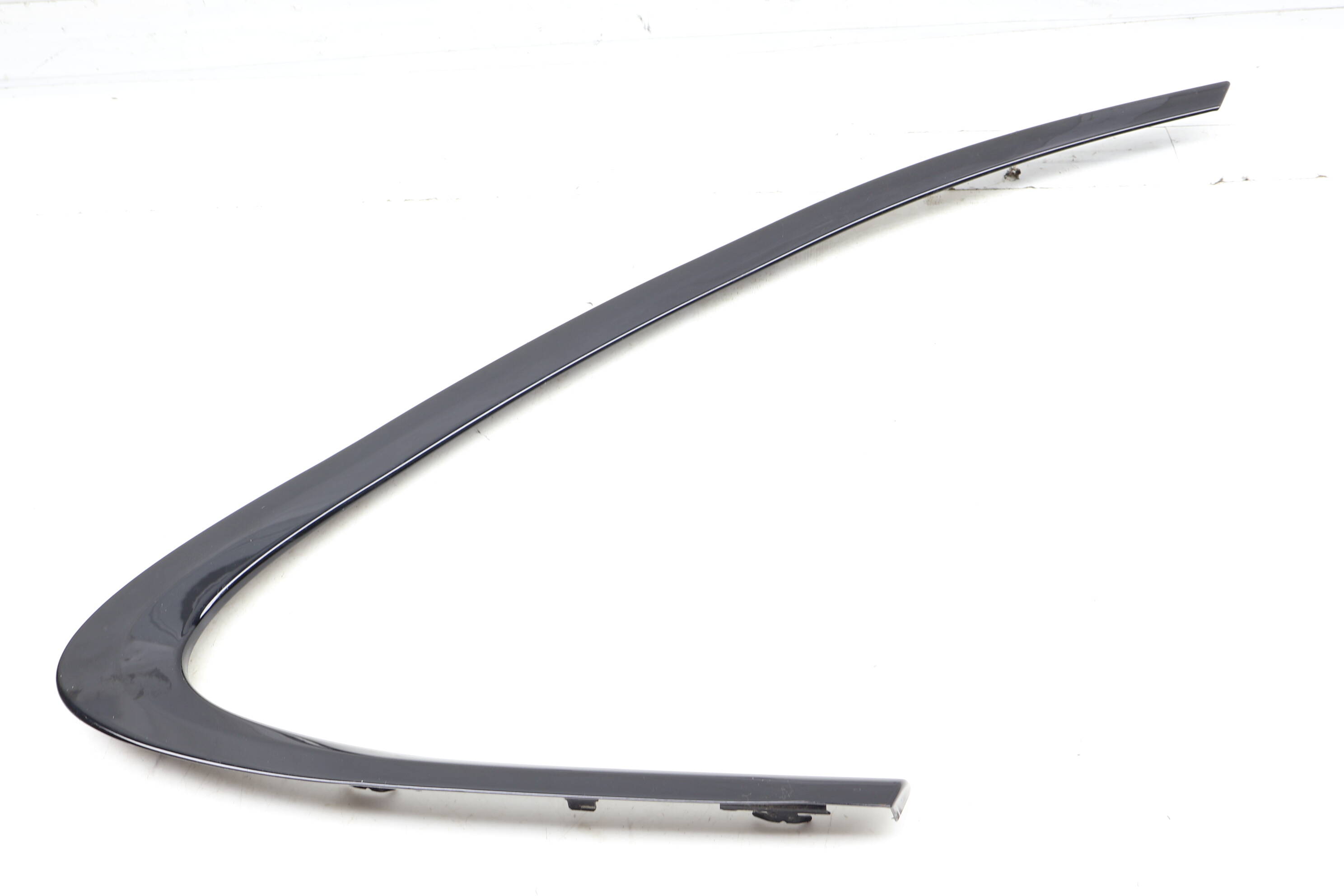 Quarter Window Glass Trim / Molding 9Y0845318CE