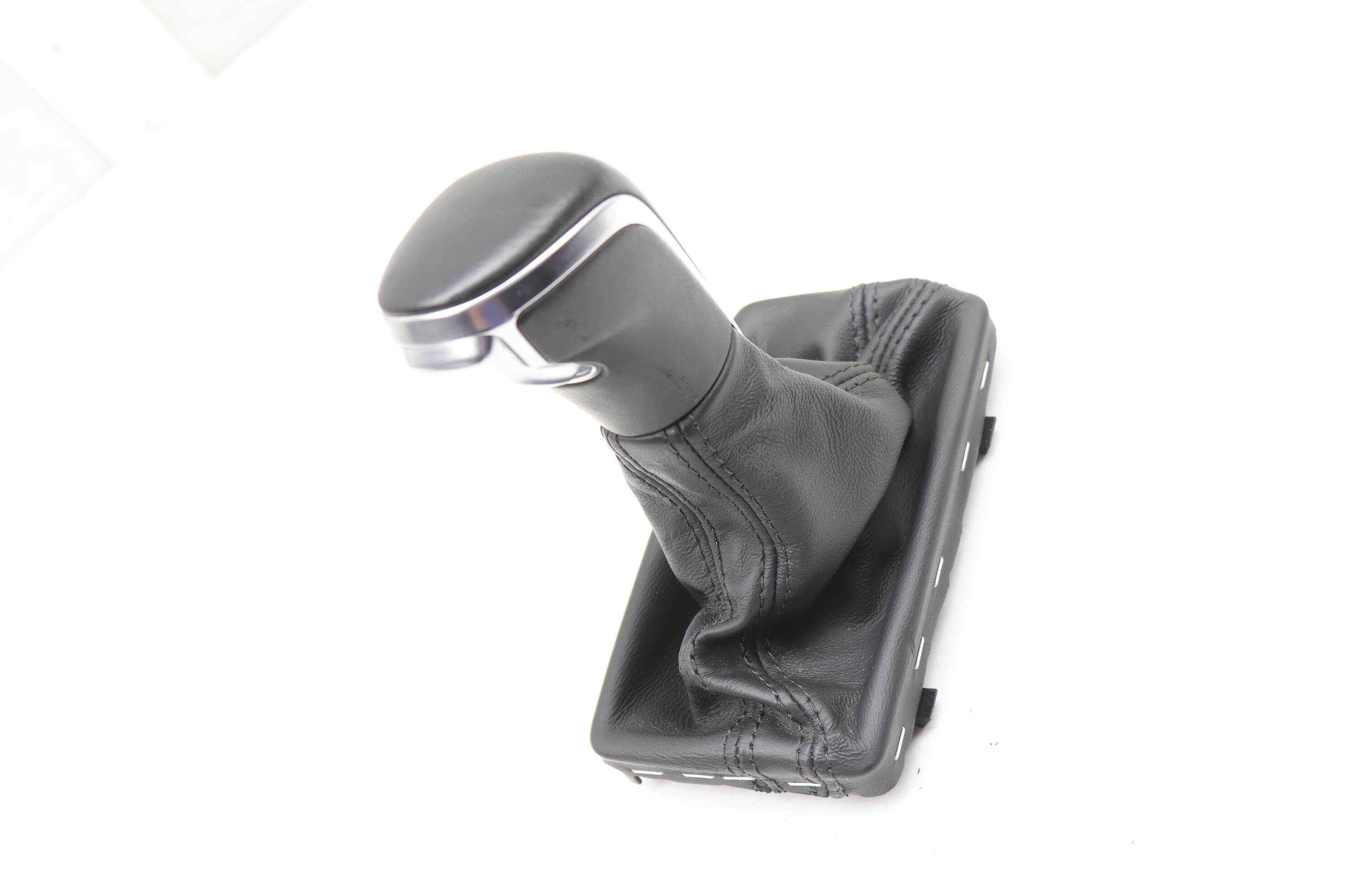 Automatic Shifter Knob W/ Boot 4G1713139AG