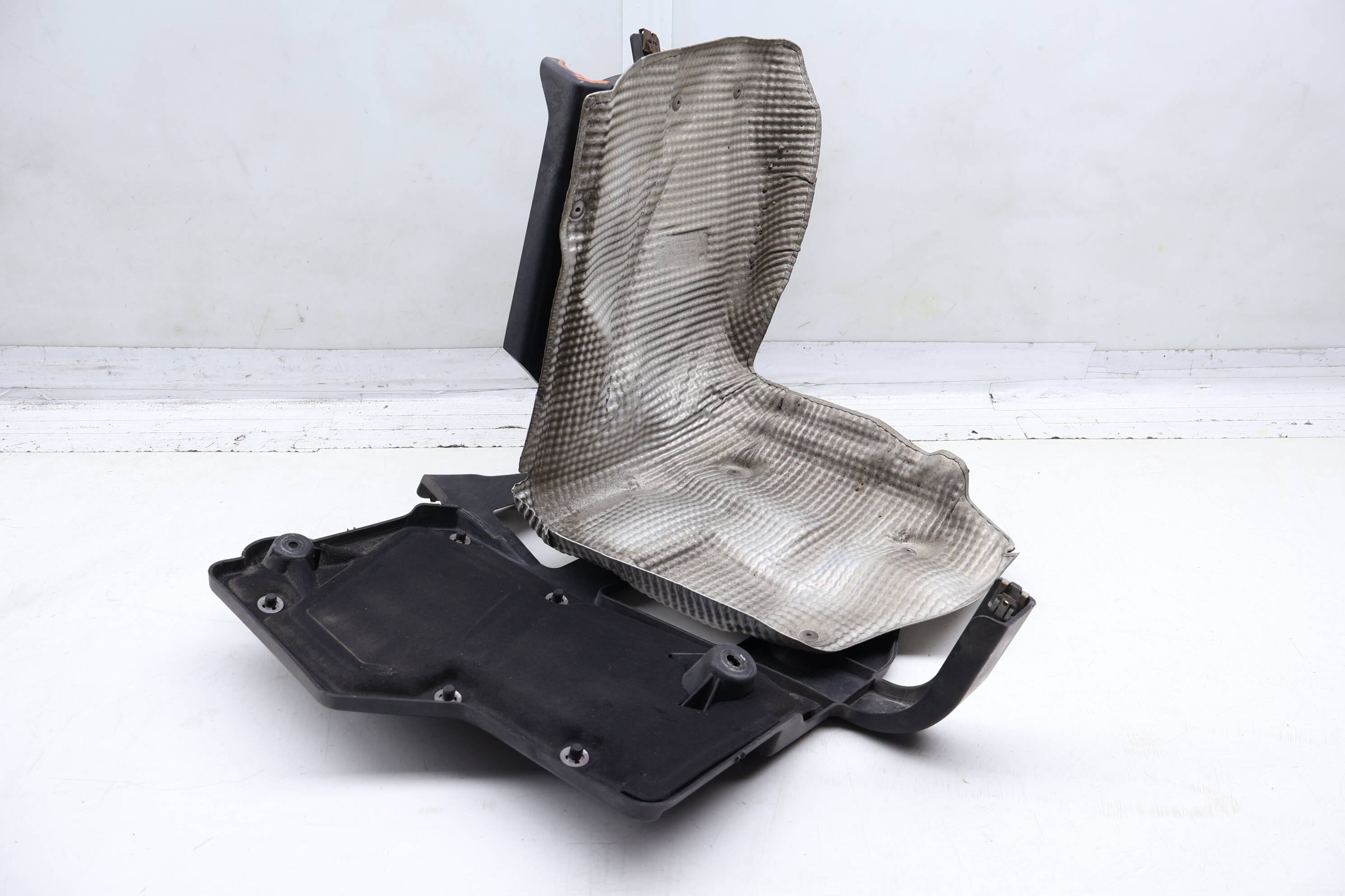 Bumper Mount Bracket 97050563104