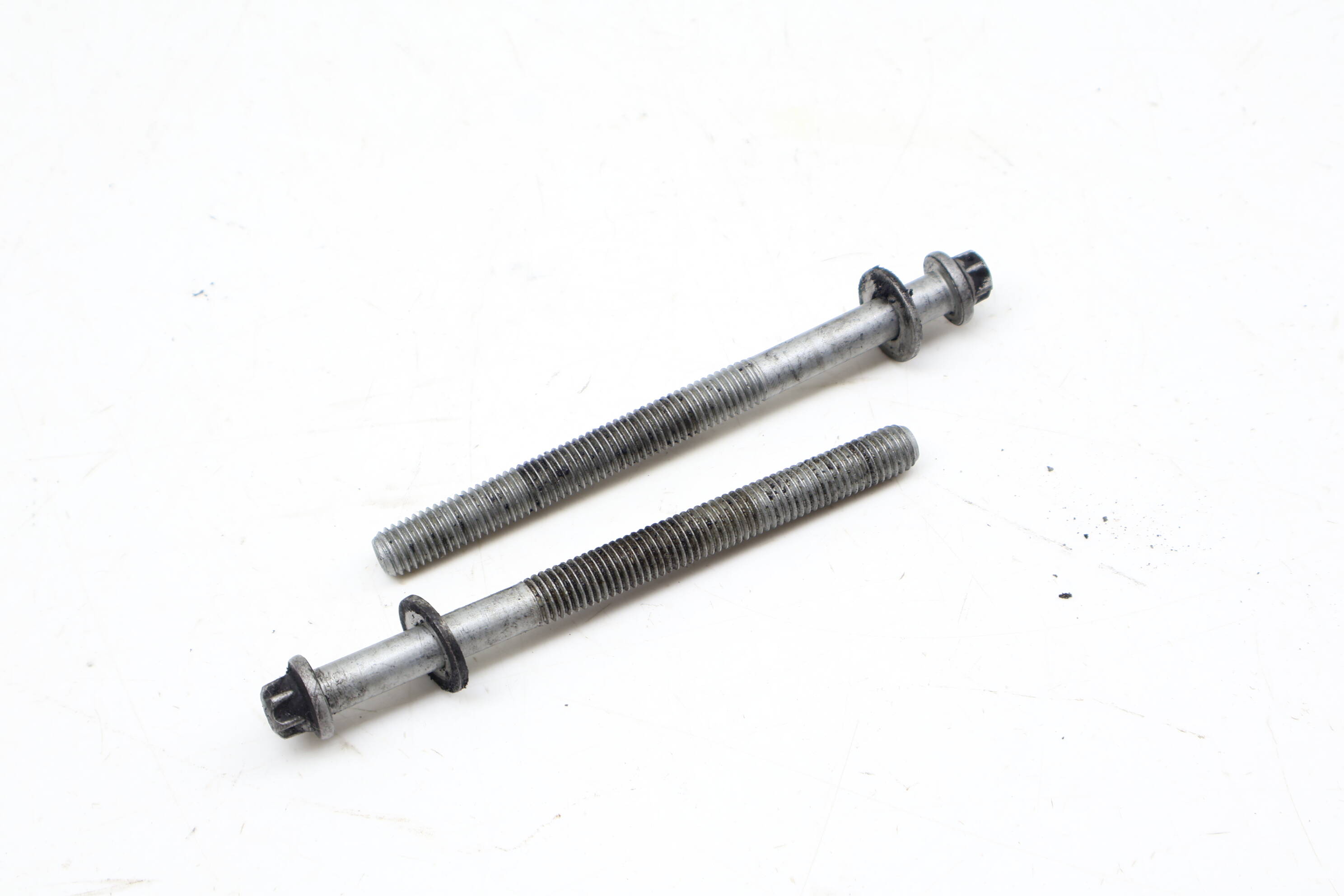 Ac Compressor Screw / Bolt Set (2) 12319908092