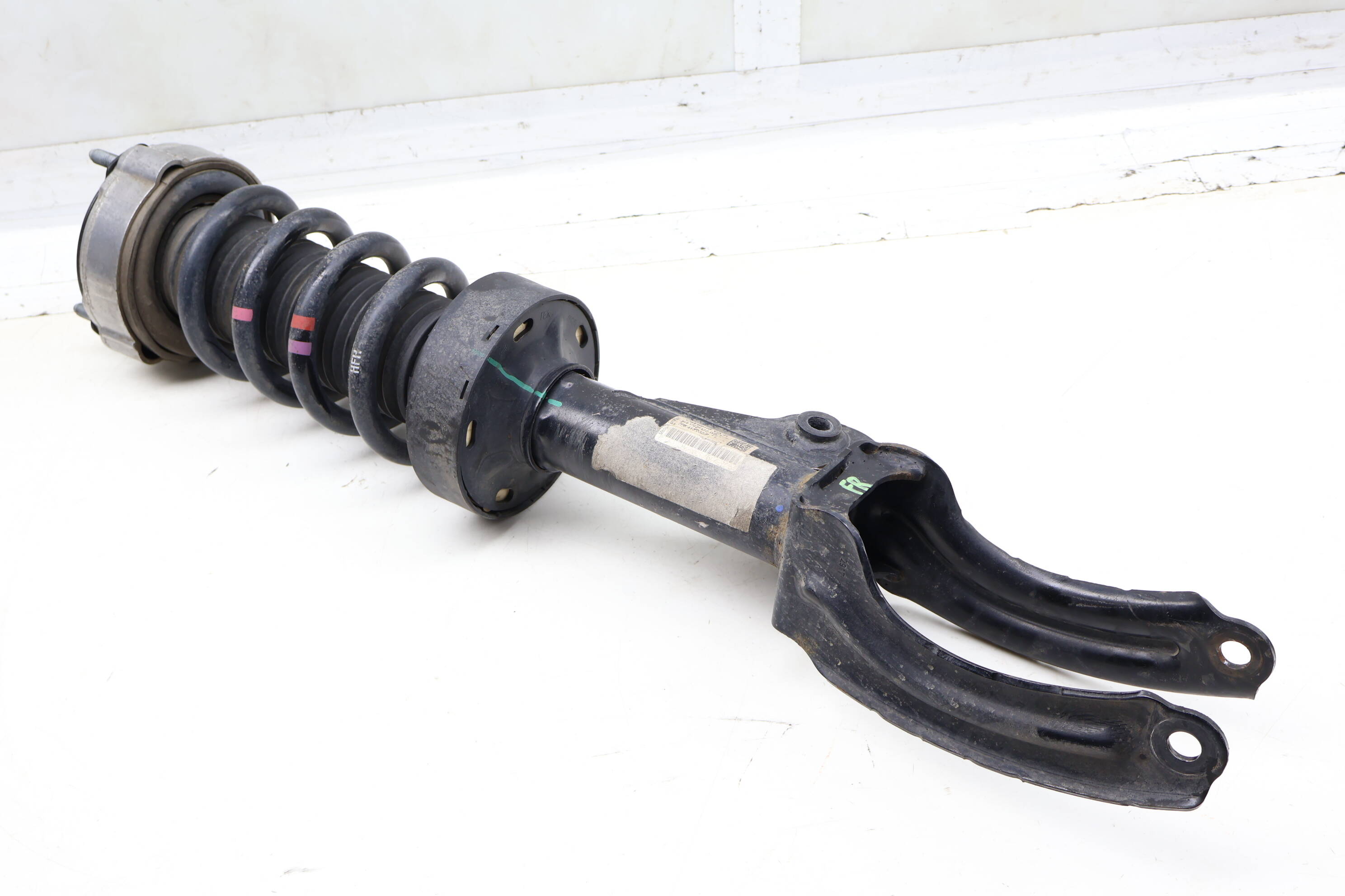 Strut Shock / Spring Assembly 7P5413032F 95834304411