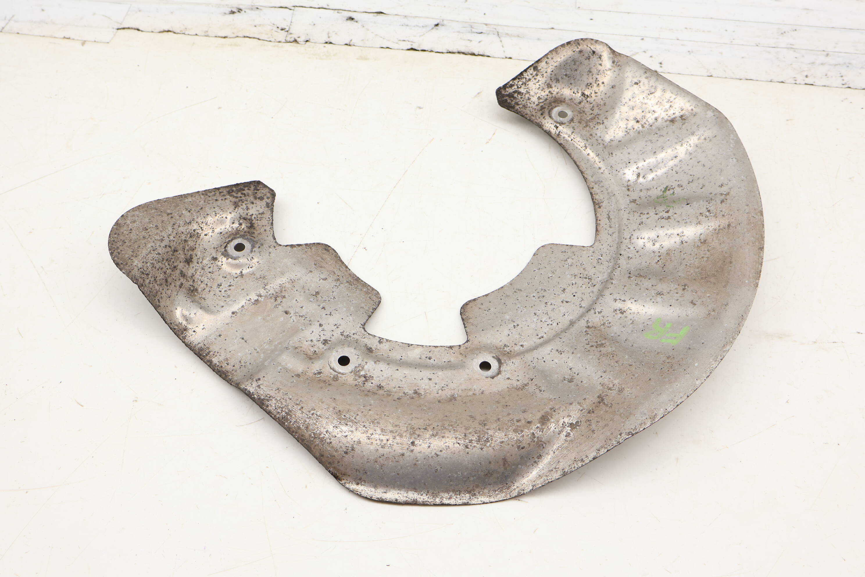 Brake Dust / Splash Shield 7P0615312B 95835180201