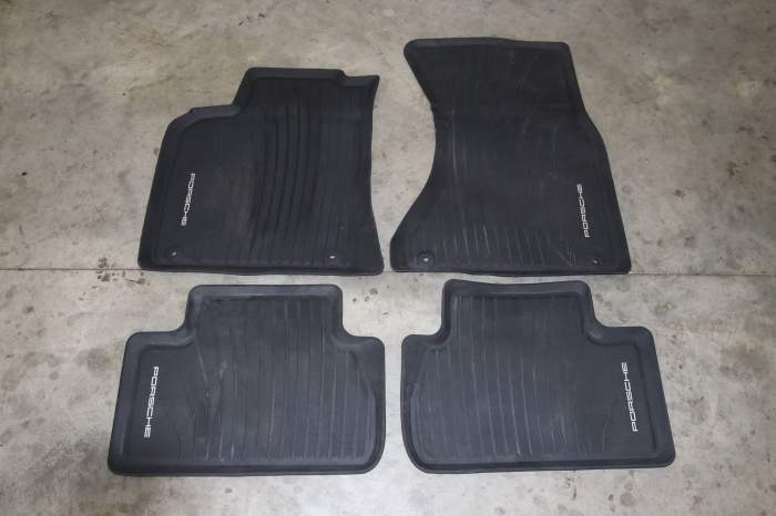 Rubber Floor Mat Set (Porsche) main product photo