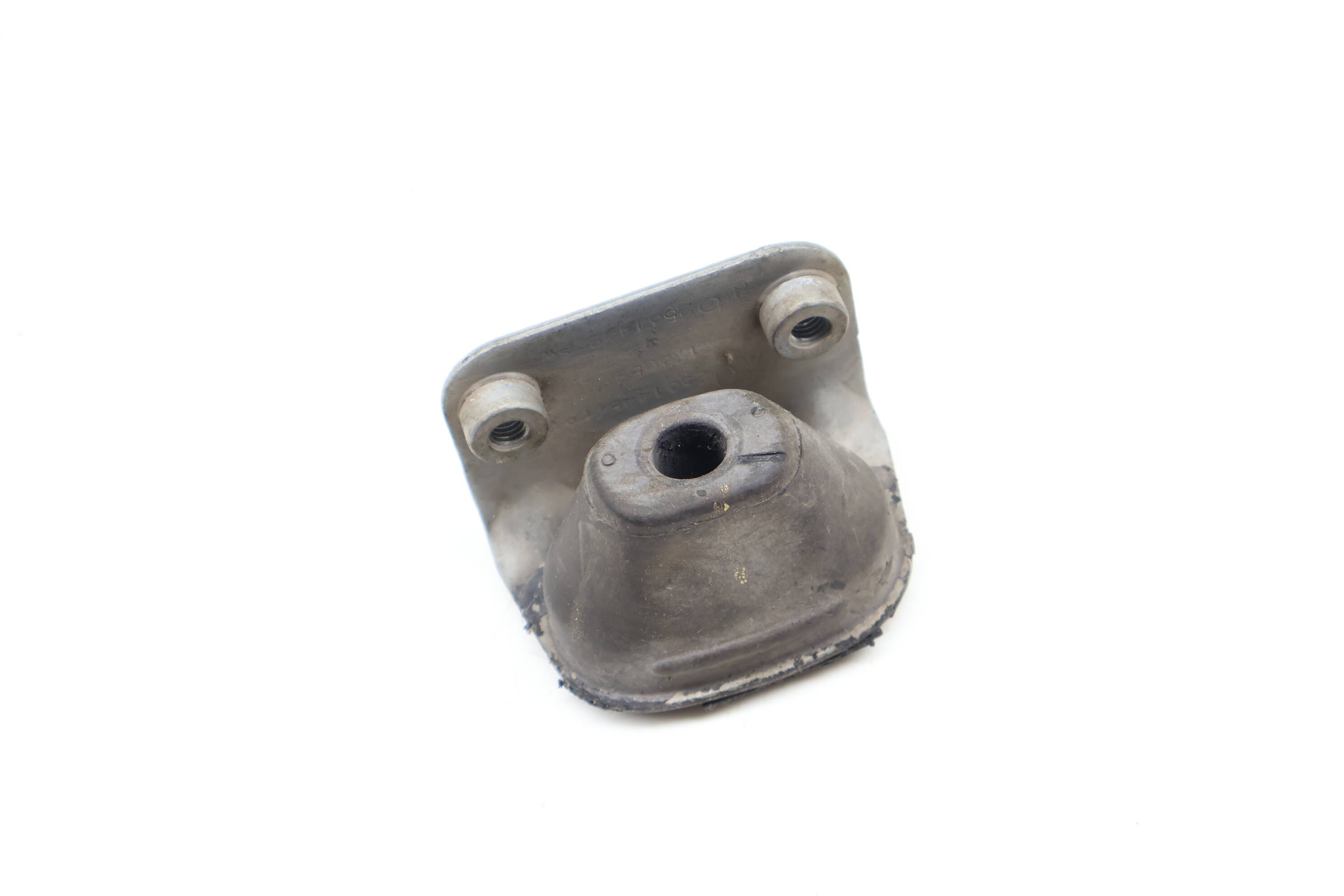 Exhaust Mount / Bracket 7L6253144B 95511122820
