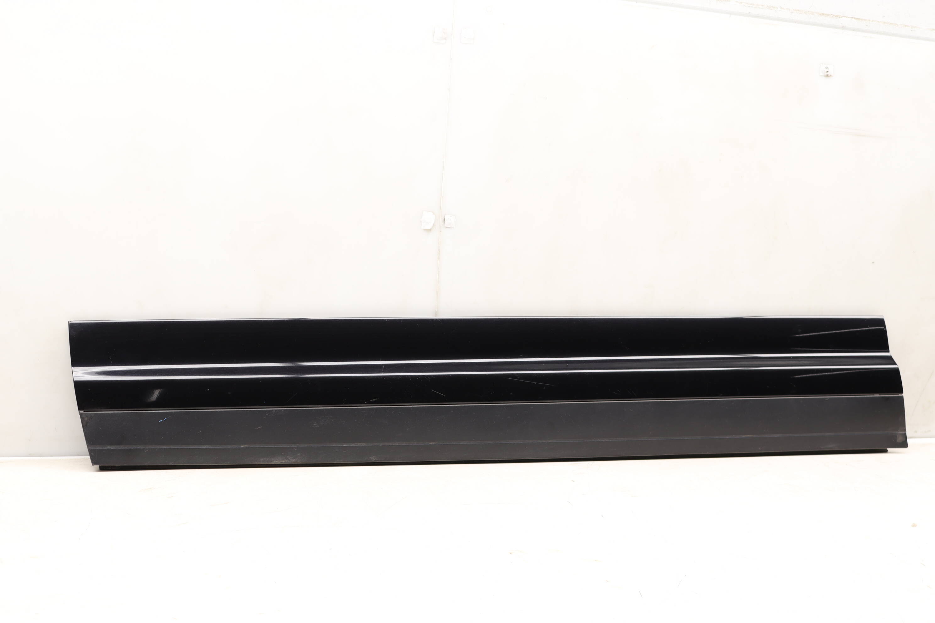 Lower Door Molding / Blade 7P5837787J 95855978704