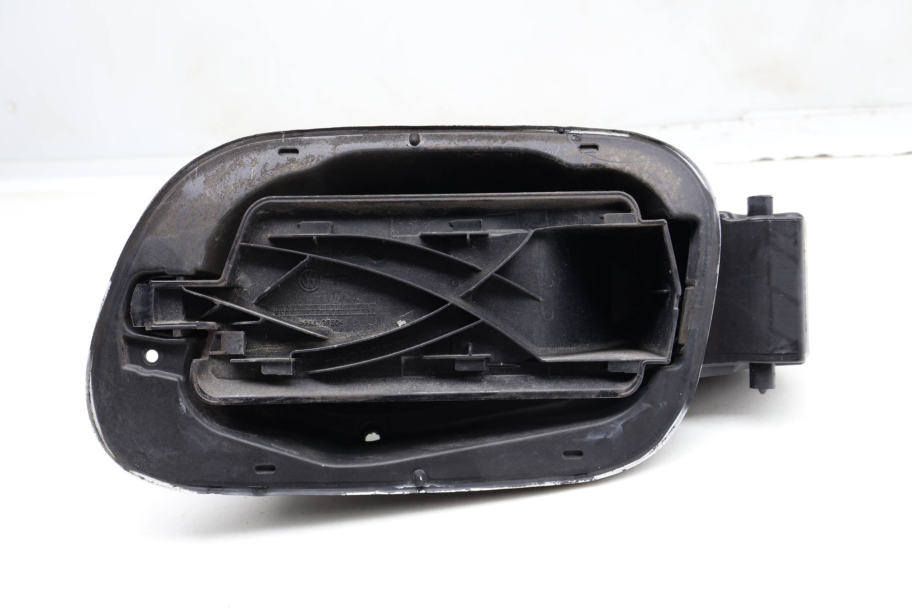 Gas / Fuel Filler Door Bracket 7P6809857