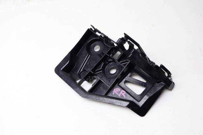 Bumper Mount Bracket / Guide 5NN807394A main product photo