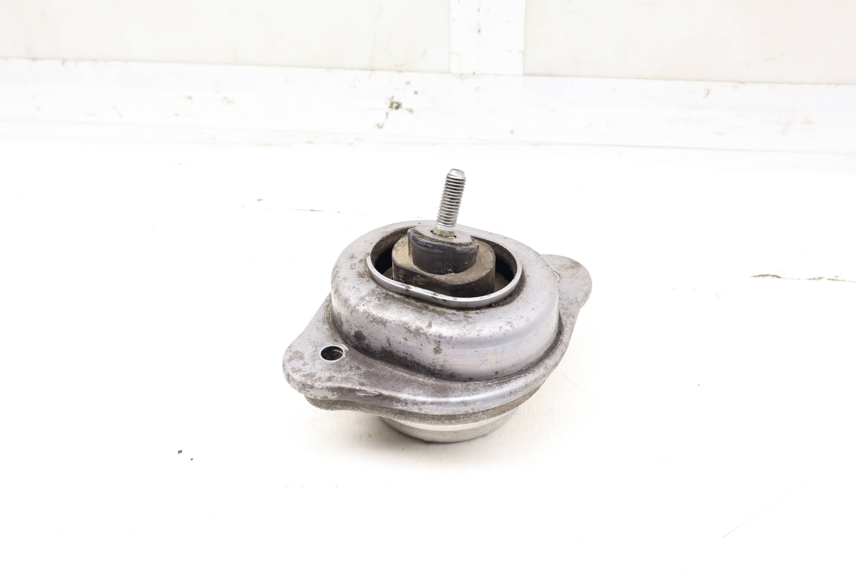 Engine / Motor Mount 22113400336